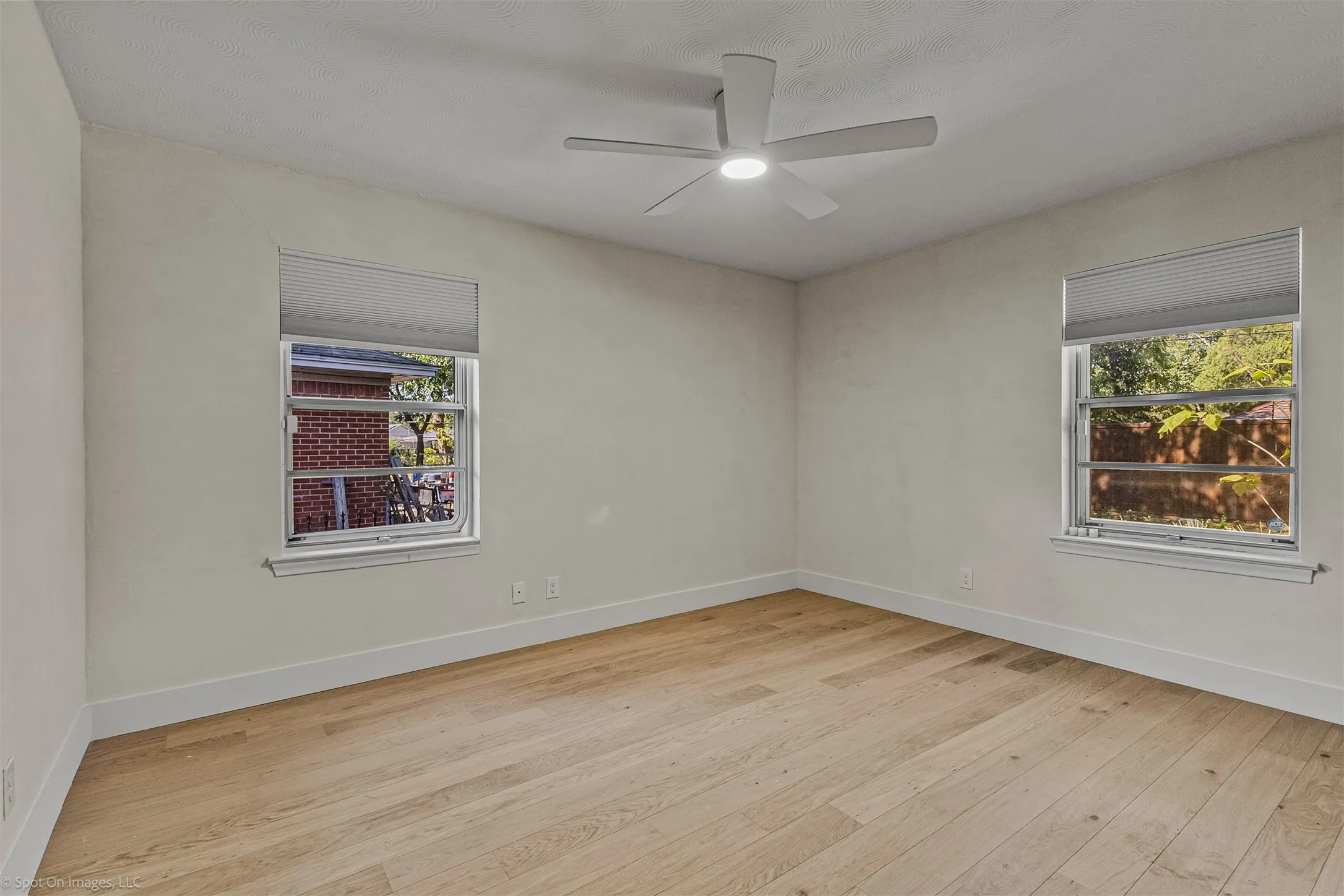 Single Family Residence For Rent in Dallas County , 1351 Dell Oak Drive, Dallas, Texas 75217, 3 Bedroom, 3 Bathroom, 2 Garage spaces, 1,413 Sqft, built in 1958, mls#21377388, Real Estate Agent in Dallas, Homes For Rent in Dallas county, Homes For Rent in Dallas, Realtor in Dallas Texas, Real Estate Brokerage Independent Realty Texas, Luminita Cordes Realtor