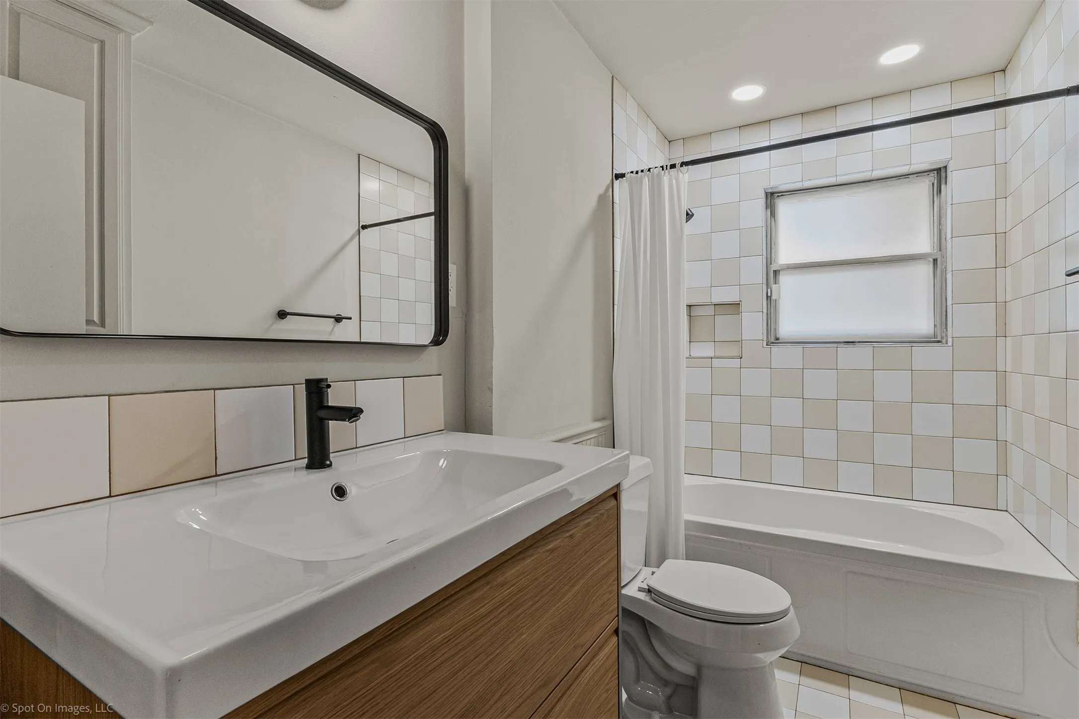 Single Family Residence For Rent in Dallas County , 1351 Dell Oak Drive, Dallas, Texas 75217, 3 Bedroom, 3 Bathroom, 2 Garage spaces, 1,413 Sqft, built in 1958, mls#21377388, Real Estate Agent in Dallas, Homes For Rent in Dallas county, Homes For Rent in Dallas, Realtor in Dallas Texas, Real Estate Brokerage Independent Realty Texas, Luminita Cordes Realtor