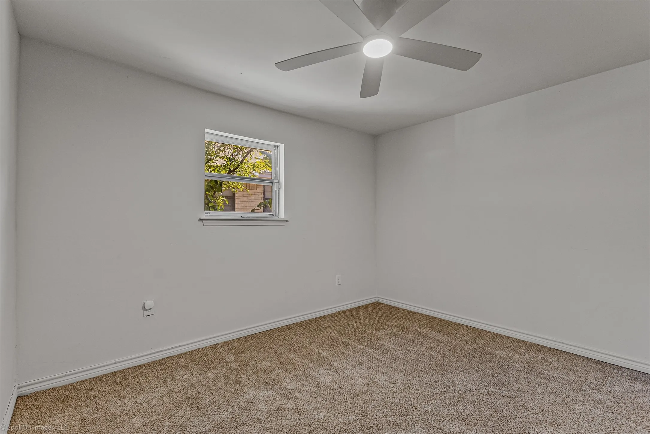 Single Family Residence For Rent in Dallas County , 1351 Dell Oak Drive, Dallas, Texas 75217, 3 Bedroom, 3 Bathroom, 2 Garage spaces, 1,413 Sqft, built in 1958, mls#21377388, Real Estate Agent in Dallas, Homes For Rent in Dallas county, Homes For Rent in Dallas, Realtor in Dallas Texas, Real Estate Brokerage Independent Realty Texas, Luminita Cordes Realtor