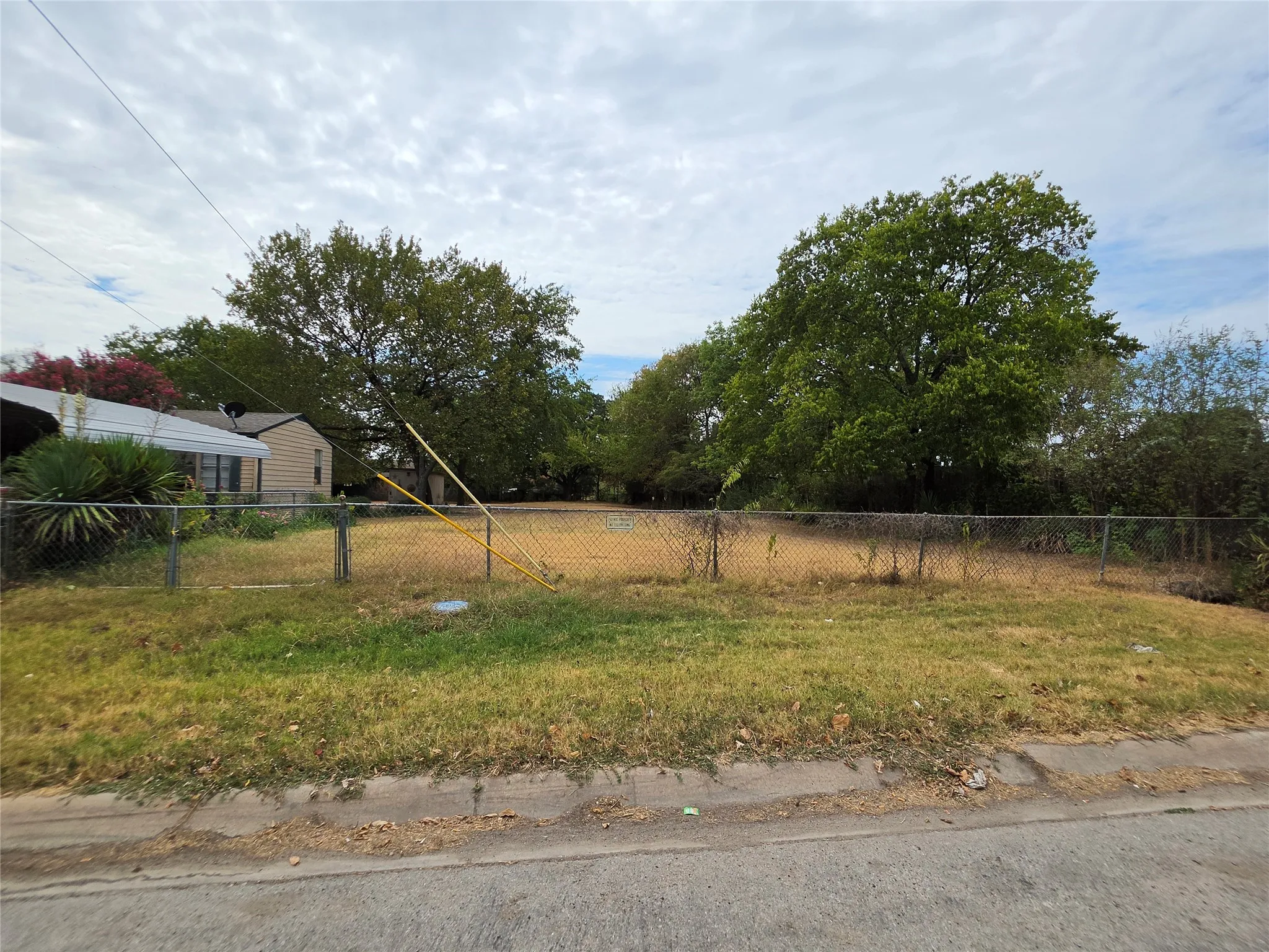 Unimproved Land For Sale in Dallas County , 701 Angus Drive, Dallas, Texas 75217, 0, 0, Garage spaces, 0 Sqft, built in 0, mls#21384009, Real Estate Agent in Dallas, Homes For Sale in Dallas county, Homes For Sale in Dallas, Realtor in Dallas Texas, Real Estate Brokerage Independent Realty Texas, Luminita Cordes Realtor