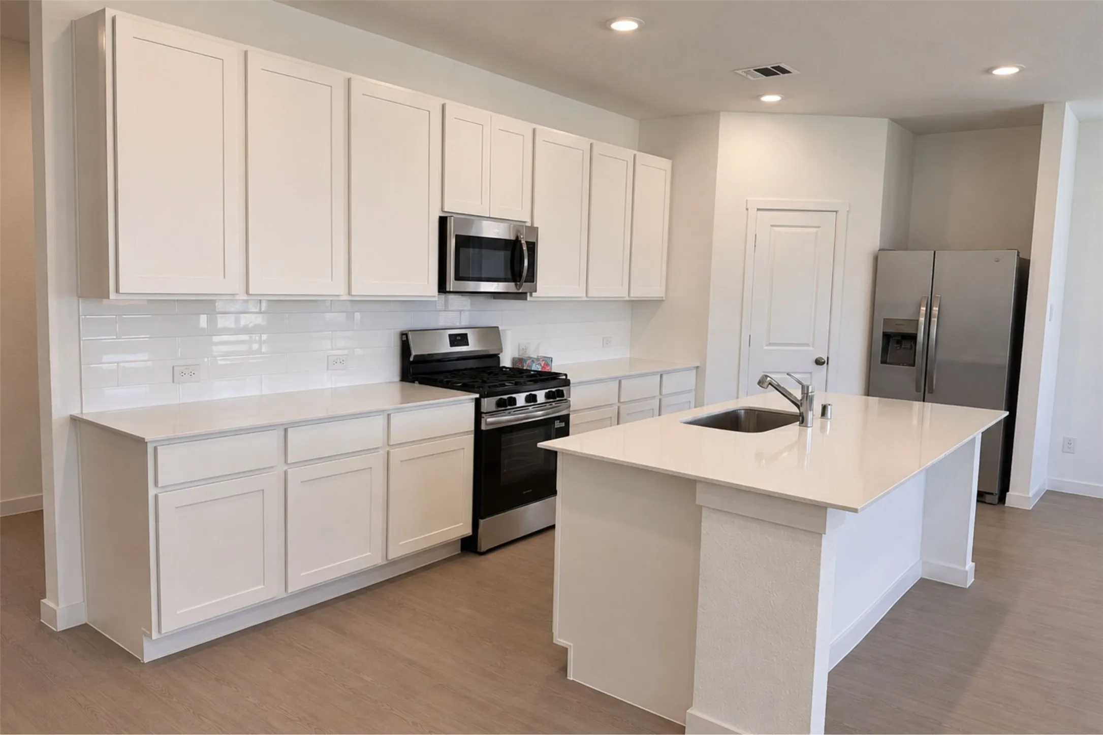 Single Family Residence For Rent in Denton County , 635 Stud Drive, Aubrey, Texas 76227, 3 Bedroom, 2 Bathroom, 2 Garage spaces, 1,801 Sqft, built in 2026, mls#21380976, Real Estate Agent in Aubrey, Homes For Rent in Denton county, Homes For Rent in Aubrey, Realtor in Aubrey Texas, Real Estate Brokerage Independent Realty Texas, Luminita Cordes Realtor