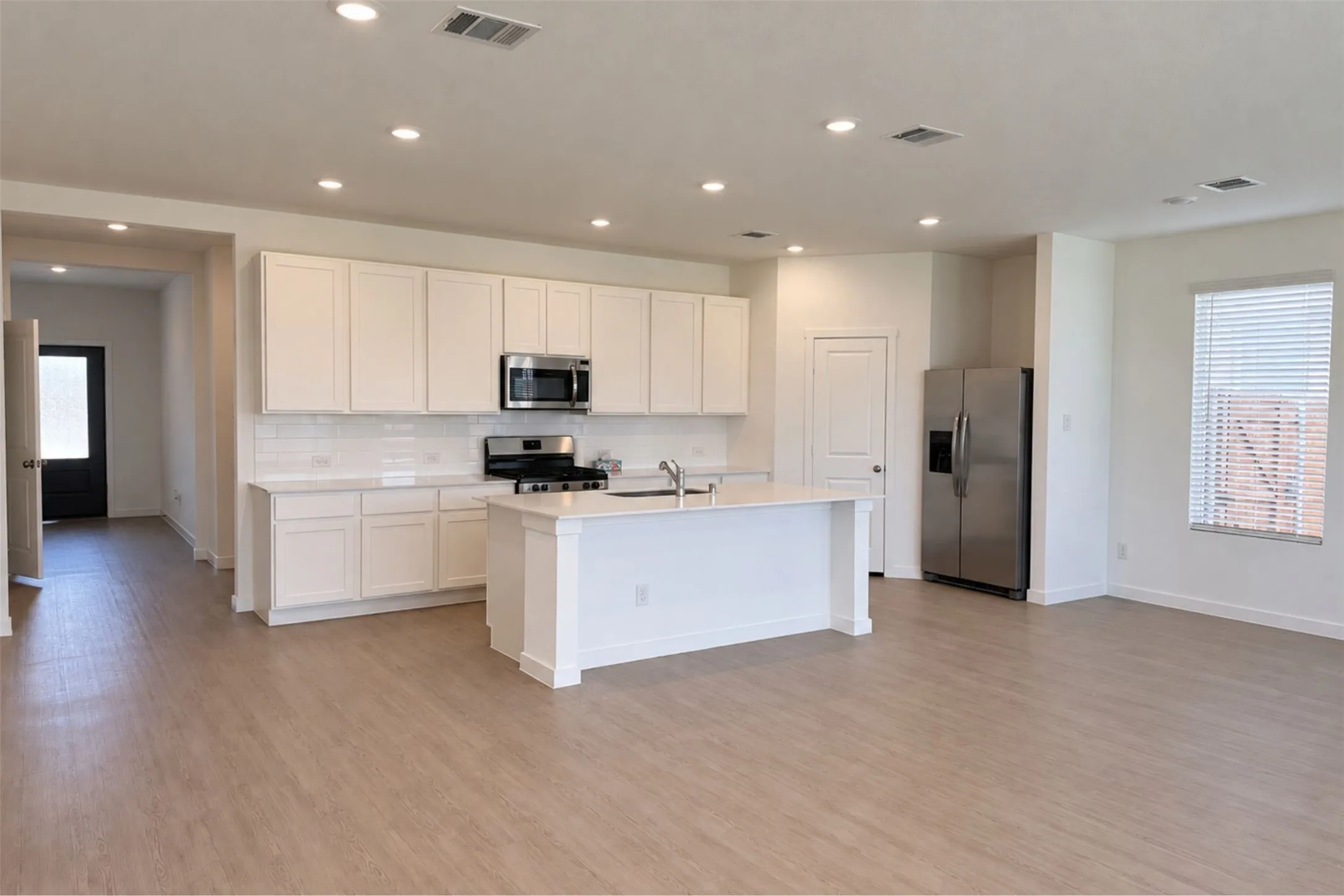 Single Family Residence For Rent in Denton County , 635 Stud Drive, Aubrey, Texas 76227, 3 Bedroom, 2 Bathroom, 2 Garage spaces, 1,801 Sqft, built in 2026, mls#21380976, Real Estate Agent in Aubrey, Homes For Rent in Denton county, Homes For Rent in Aubrey, Realtor in Aubrey Texas, Real Estate Brokerage Independent Realty Texas, Luminita Cordes Realtor