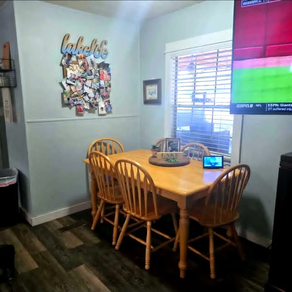 Mobile Home For Sale in Grayson County , 512 Mill Creek Resort Road 11, Pottsboro, Texas 75076, 3 Bedroom, 2 Bathroom, Garage spaces, 1,008 Sqft, built in 1969, mls#21381684, Real Estate Agent in Pottsboro, Homes For Sale in Grayson county, Homes For Sale in Pottsboro, Realtor in Pottsboro Texas, Real Estate Brokerage Independent Realty Texas, Luminita Cordes Realtor