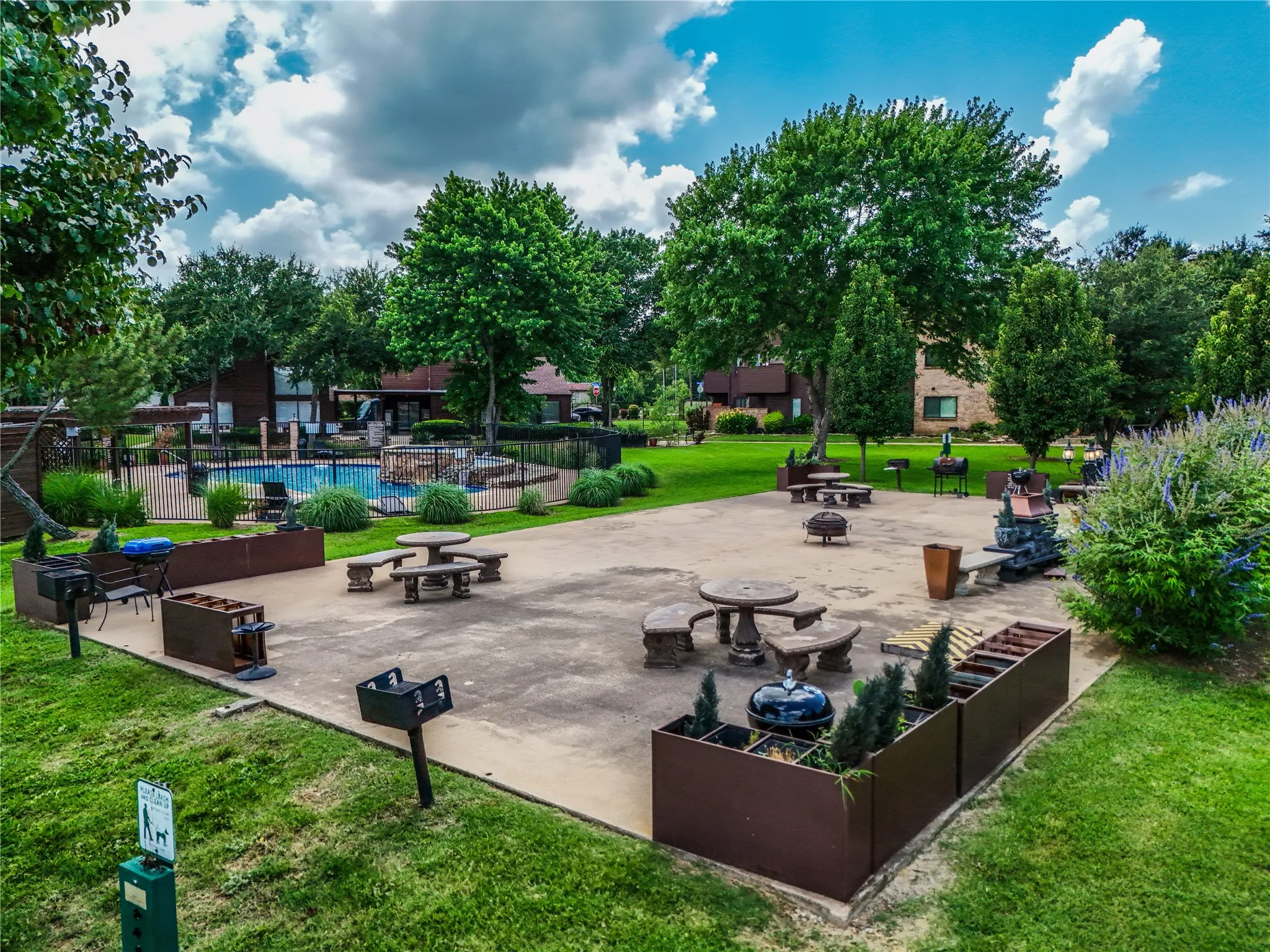 BBQ and Picnic Patio.