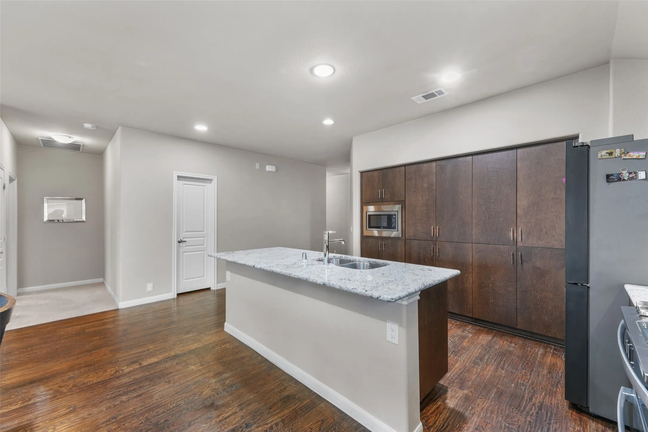 Single Family Residence For Sale in Kaufman County , 2017 Windsong Drive, Heartland, Texas 75126, 4 Bedroom, 2 Bathroom, 2 Garage spaces, 2,130 Sqft, built in 2017, mls#21384017, Real Estate Agent in Heartland, Homes For Sale in Kaufman county, Homes For Sale in Heartland, Realtor in Heartland Texas, Real Estate Brokerage Independent Realty Texas, Luminita Cordes Realtor