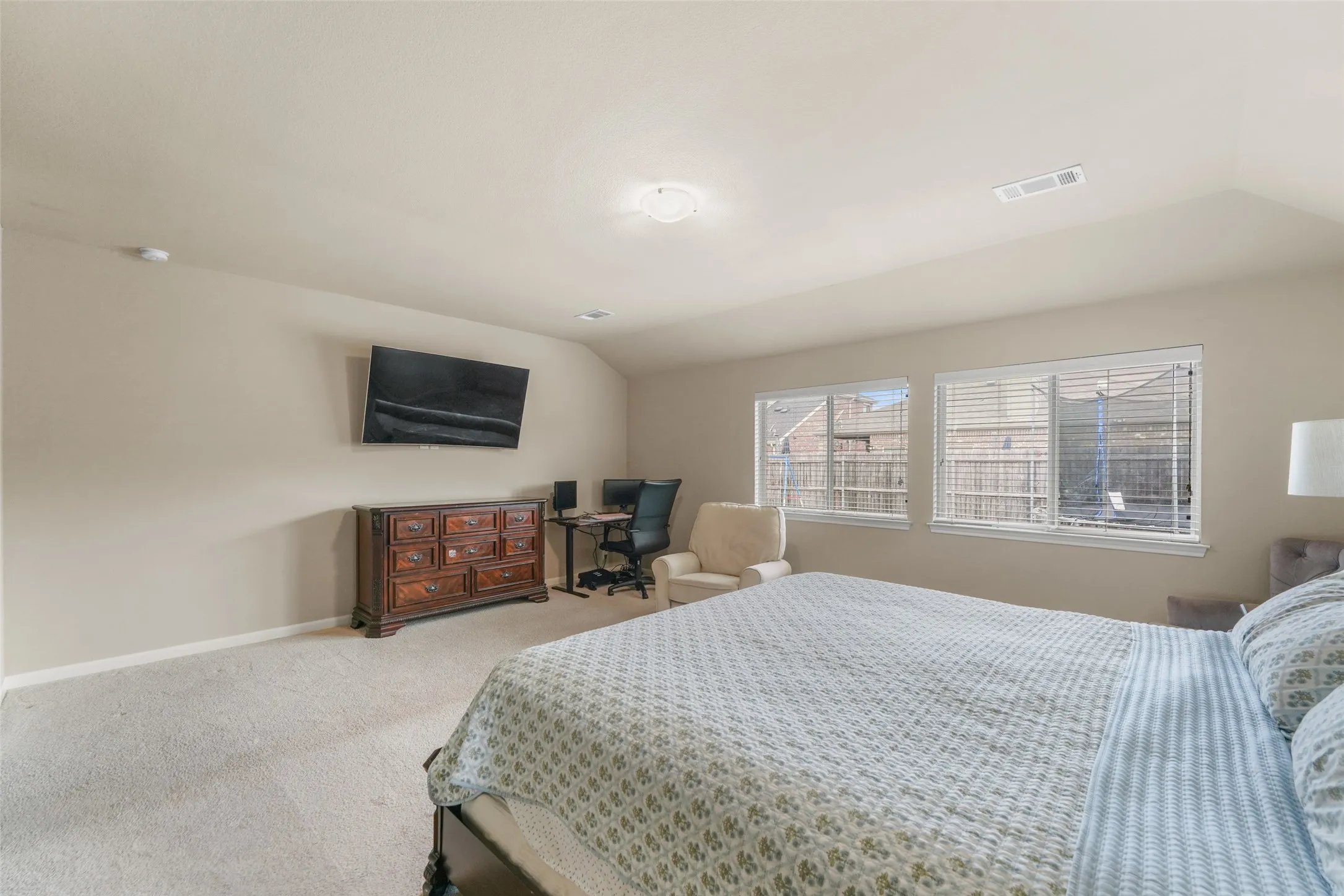 Single Family Residence For Sale in Kaufman County , 2017 Windsong Drive, Heartland, Texas 75126, 4 Bedroom, 2 Bathroom, 2 Garage spaces, 2,130 Sqft, built in 2017, mls#21384017, Real Estate Agent in Heartland, Homes For Sale in Kaufman county, Homes For Sale in Heartland, Realtor in Heartland Texas, Real Estate Brokerage Independent Realty Texas, Luminita Cordes Realtor