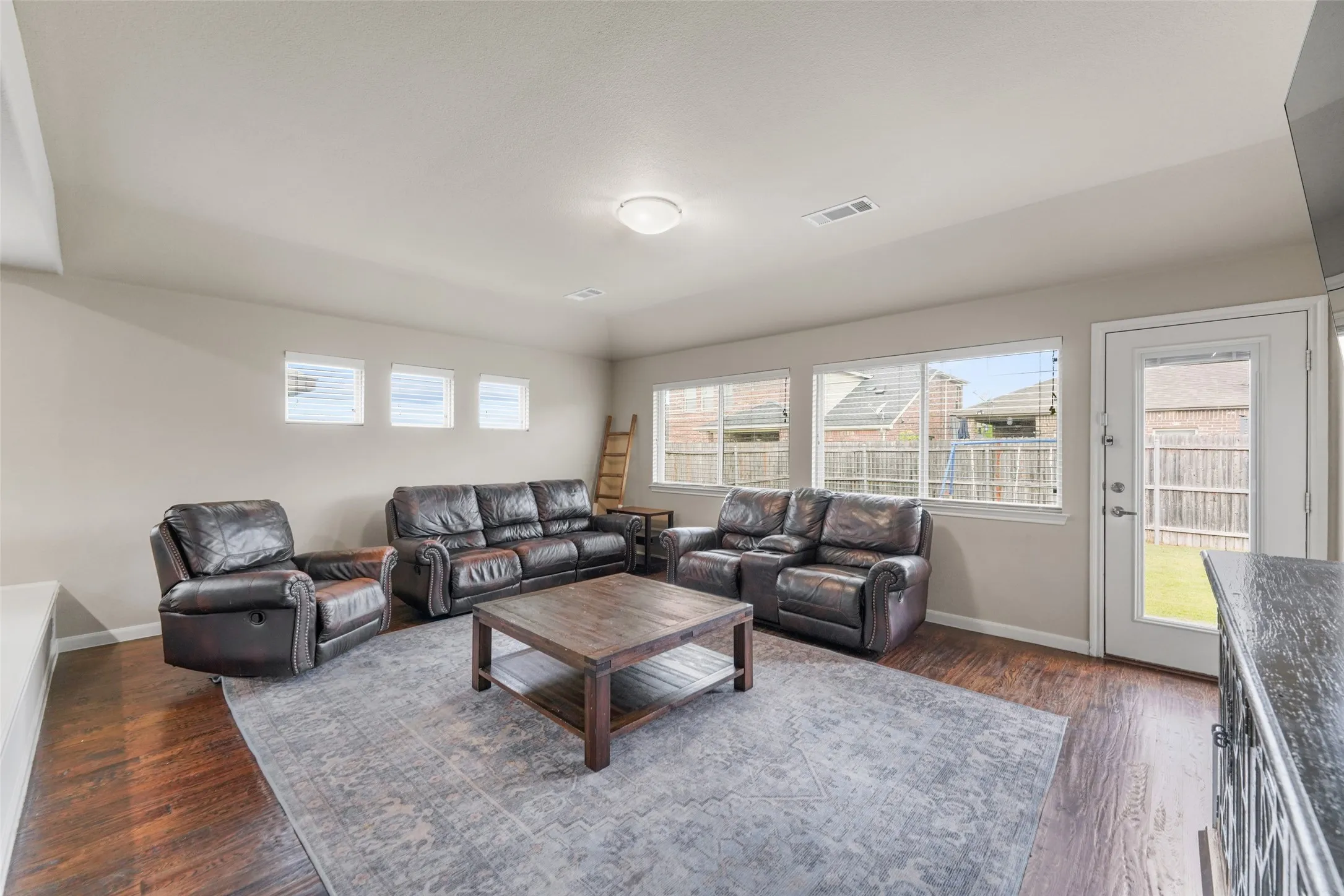 Single Family Residence For Sale in Kaufman County , 2017 Windsong Drive, Heartland, Texas 75126, 4 Bedroom, 2 Bathroom, 2 Garage spaces, 2,130 Sqft, built in 2017, mls#21384017, Real Estate Agent in Heartland, Homes For Sale in Kaufman county, Homes For Sale in Heartland, Realtor in Heartland Texas, Real Estate Brokerage Independent Realty Texas, Luminita Cordes Realtor