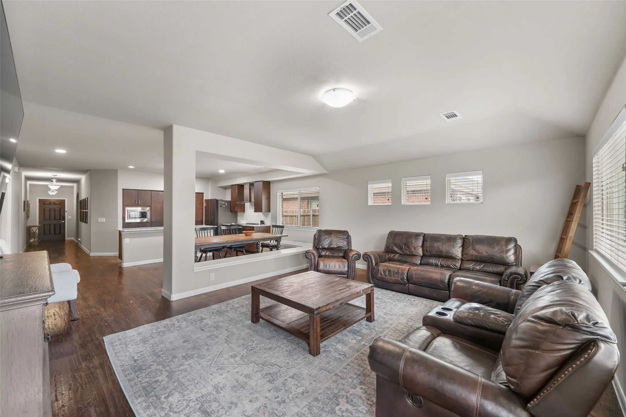Single Family Residence For Sale in Kaufman County , 2017 Windsong Drive, Heartland, Texas 75126, 4 Bedroom, 2 Bathroom, 2 Garage spaces, 2,130 Sqft, built in 2017, mls#21384017, Real Estate Agent in Heartland, Homes For Sale in Kaufman county, Homes For Sale in Heartland, Realtor in Heartland Texas, Real Estate Brokerage Independent Realty Texas, Luminita Cordes Realtor