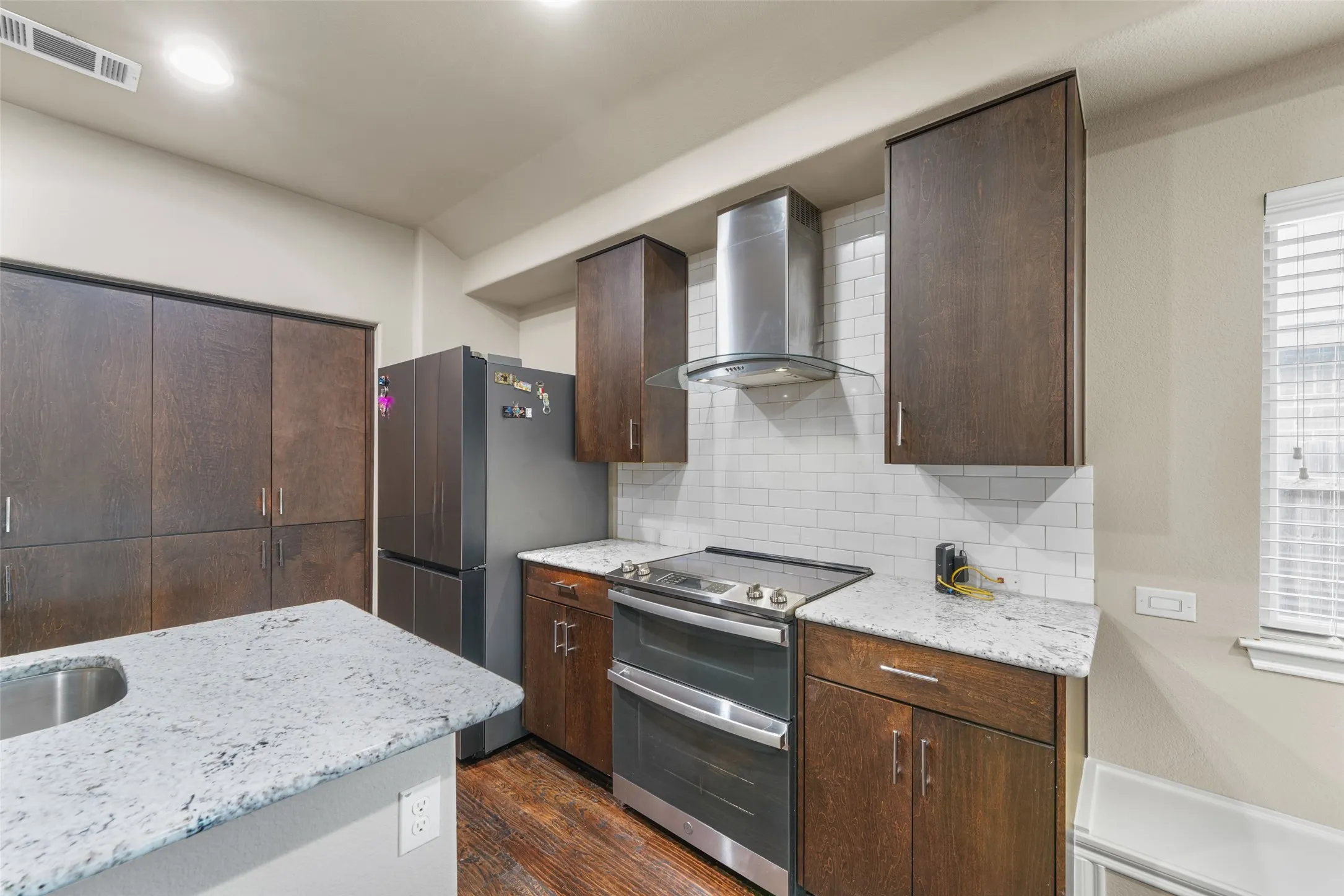 Single Family Residence For Sale in Kaufman County , 2017 Windsong Drive, Heartland, Texas 75126, 4 Bedroom, 2 Bathroom, 2 Garage spaces, 2,130 Sqft, built in 2017, mls#21384017, Real Estate Agent in Heartland, Homes For Sale in Kaufman county, Homes For Sale in Heartland, Realtor in Heartland Texas, Real Estate Brokerage Independent Realty Texas, Luminita Cordes Realtor