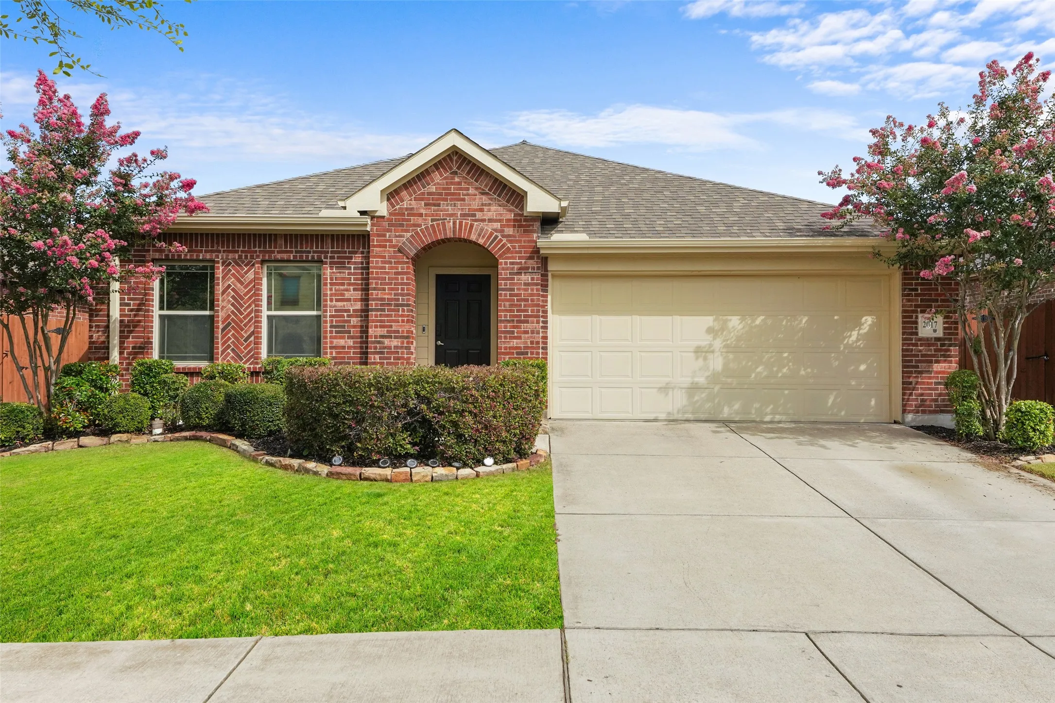 Single Family Residence For Sale in Kaufman County , 2017 Windsong Drive, Heartland, Texas 75126, 4 Bedroom, 2 Bathroom, 2 Garage spaces, 2,130 Sqft, built in 2017, mls#21384017, Real Estate Agent in Heartland, Homes For Sale in Kaufman county, Homes For Sale in Heartland, Realtor in Heartland Texas, Real Estate Brokerage Independent Realty Texas, Luminita Cordes Realtor