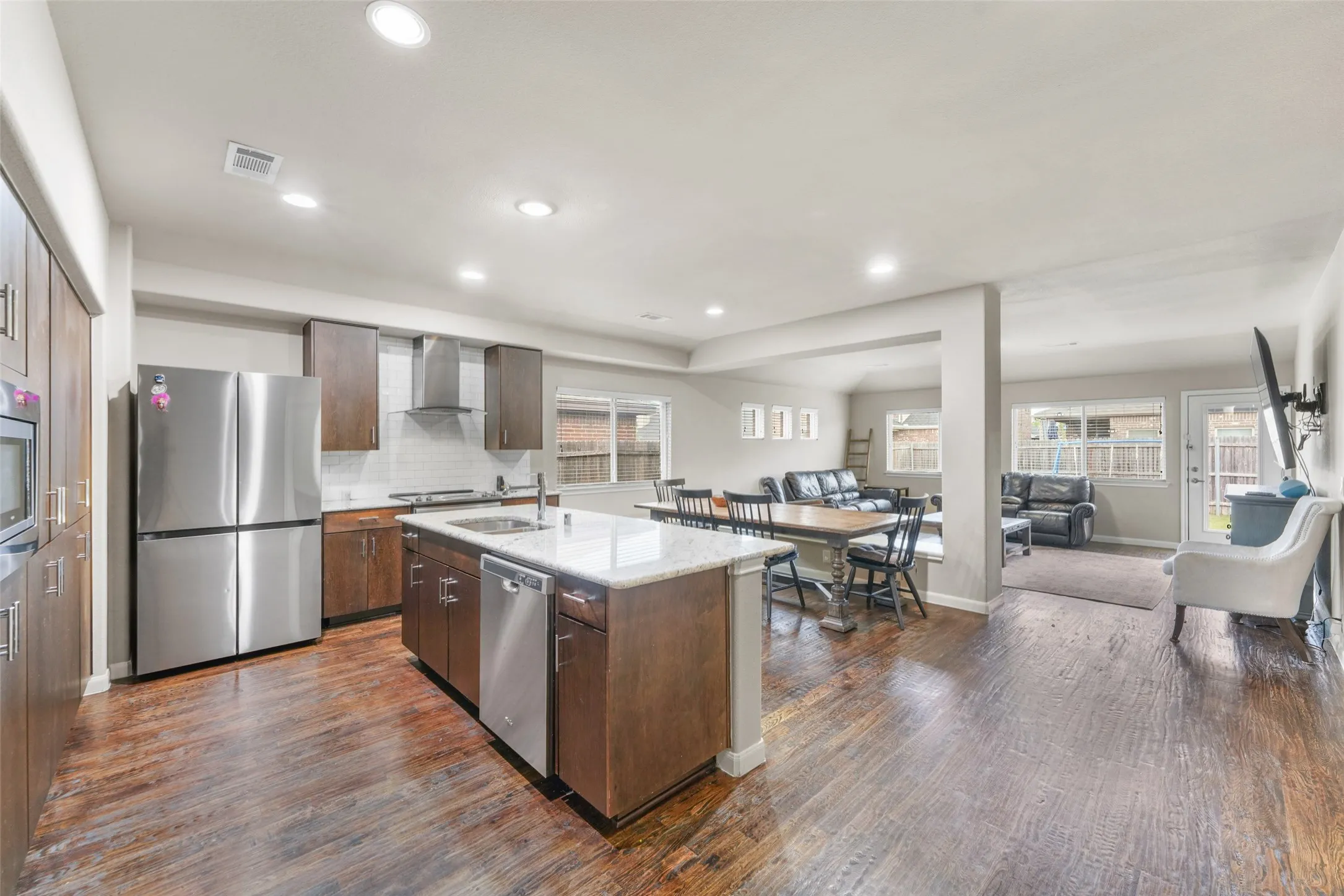 Single Family Residence For Sale in Kaufman County , 2017 Windsong Drive, Heartland, Texas 75126, 4 Bedroom, 2 Bathroom, 2 Garage spaces, 2,130 Sqft, built in 2017, mls#21384017, Real Estate Agent in Heartland, Homes For Sale in Kaufman county, Homes For Sale in Heartland, Realtor in Heartland Texas, Real Estate Brokerage Independent Realty Texas, Luminita Cordes Realtor