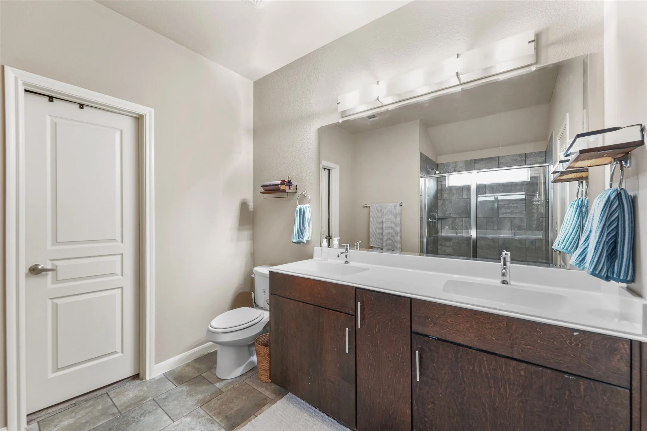 Single Family Residence For Sale in Kaufman County , 2017 Windsong Drive, Heartland, Texas 75126, 4 Bedroom, 2 Bathroom, 2 Garage spaces, 2,130 Sqft, built in 2017, mls#21384017, Real Estate Agent in Heartland, Homes For Sale in Kaufman county, Homes For Sale in Heartland, Realtor in Heartland Texas, Real Estate Brokerage Independent Realty Texas, Luminita Cordes Realtor