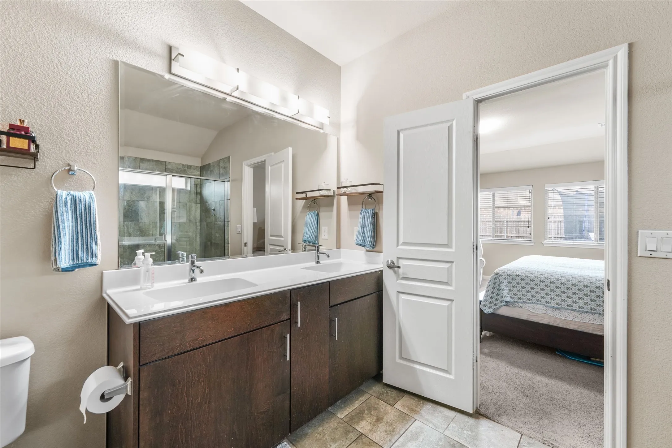 Single Family Residence For Sale in Kaufman County , 2017 Windsong Drive, Heartland, Texas 75126, 4 Bedroom, 2 Bathroom, 2 Garage spaces, 2,130 Sqft, built in 2017, mls#21384017, Real Estate Agent in Heartland, Homes For Sale in Kaufman county, Homes For Sale in Heartland, Realtor in Heartland Texas, Real Estate Brokerage Independent Realty Texas, Luminita Cordes Realtor