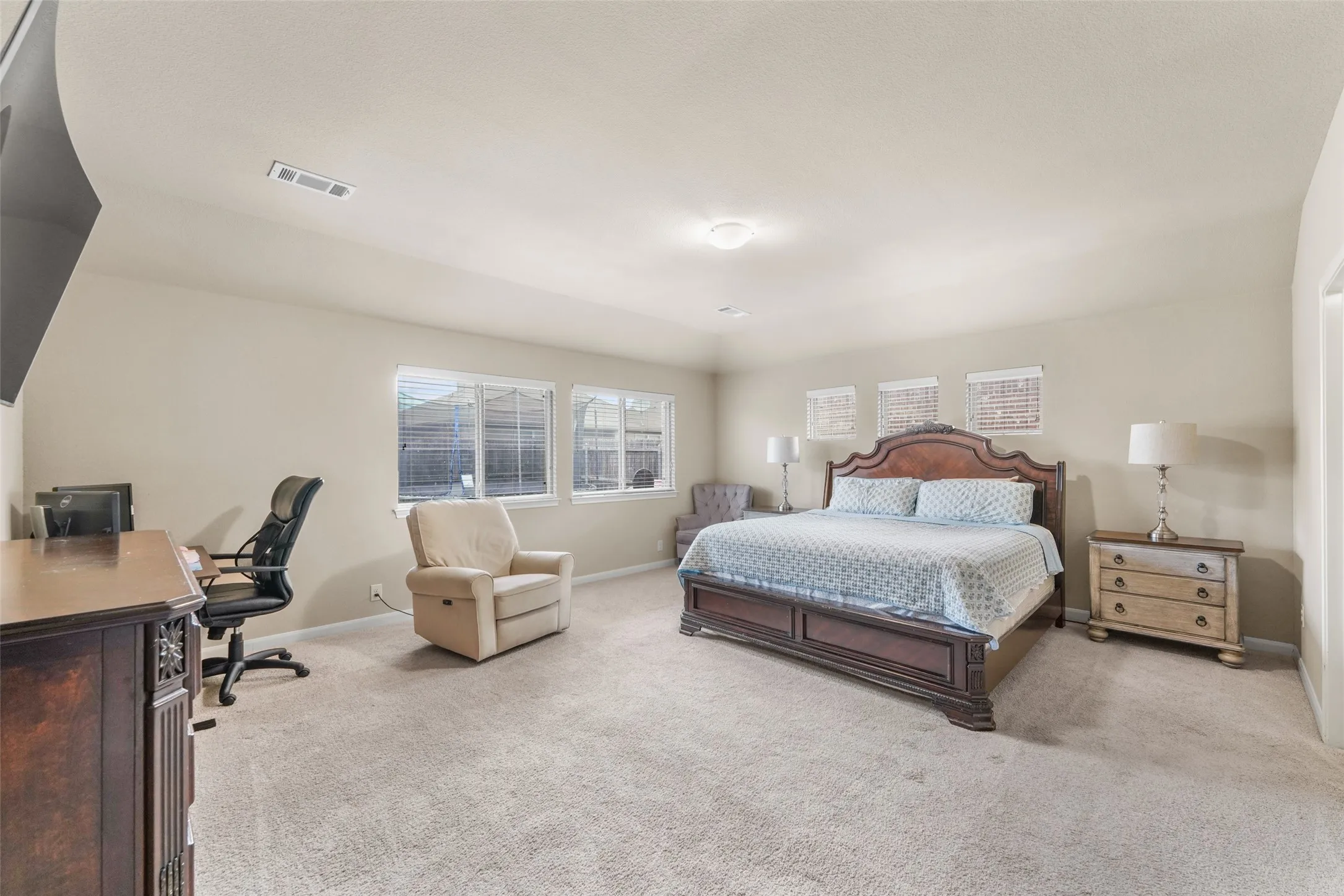 Single Family Residence For Sale in Kaufman County , 2017 Windsong Drive, Heartland, Texas 75126, 4 Bedroom, 2 Bathroom, 2 Garage spaces, 2,130 Sqft, built in 2017, mls#21384017, Real Estate Agent in Heartland, Homes For Sale in Kaufman county, Homes For Sale in Heartland, Realtor in Heartland Texas, Real Estate Brokerage Independent Realty Texas, Luminita Cordes Realtor