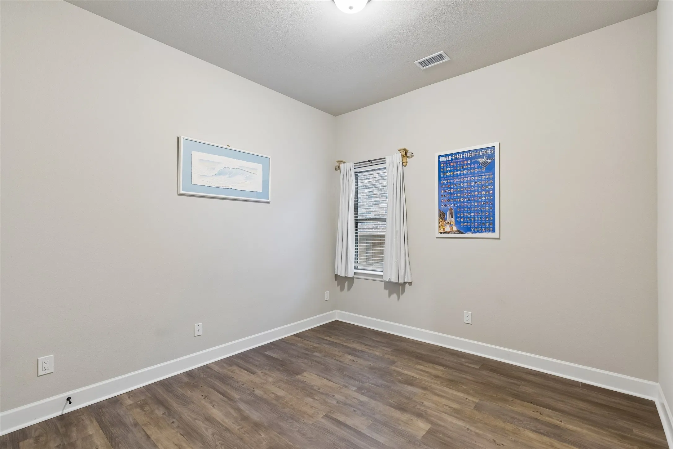 Single Family Residence For Sale in Grayson County , 1812 Leo Drive, Van Alstyne, Texas 75495, 4 Bedroom, 2 Bathroom, 3 Garage spaces, 2,308 Sqft, built in 2023, mls#21357732, Real Estate Agent in Van Alstyne, Homes For Sale in Grayson county, Homes For Sale in Van Alstyne, Realtor in Van Alstyne Texas, Real Estate Brokerage Independent Realty Texas, Luminita Cordes Realtor