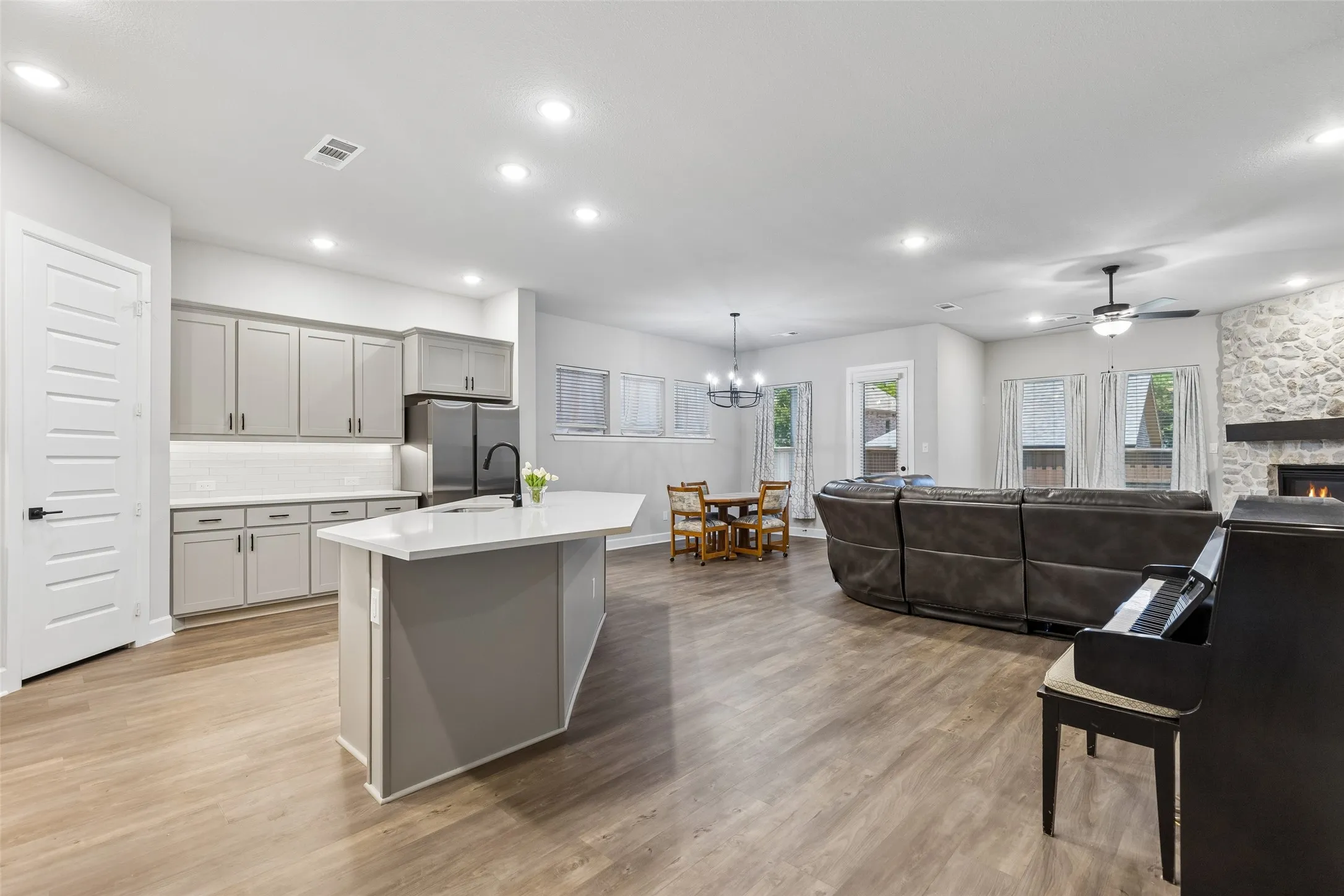 Single Family Residence For Sale in Grayson County , 1812 Leo Drive, Van Alstyne, Texas 75495, 4 Bedroom, 2 Bathroom, 3 Garage spaces, 2,308 Sqft, built in 2023, mls#21357732, Real Estate Agent in Van Alstyne, Homes For Sale in Grayson county, Homes For Sale in Van Alstyne, Realtor in Van Alstyne Texas, Real Estate Brokerage Independent Realty Texas, Luminita Cordes Realtor