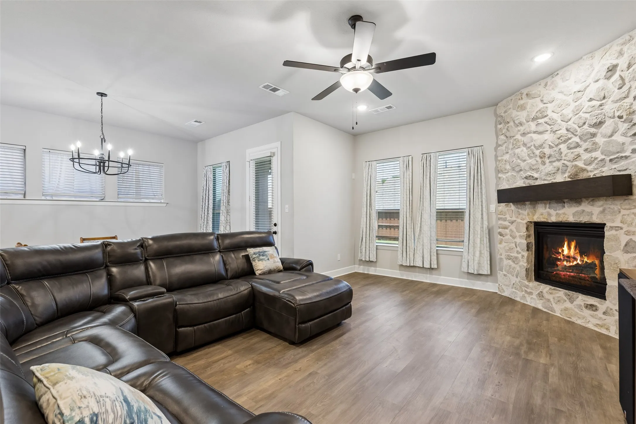 Single Family Residence For Sale in Grayson County , 1812 Leo Drive, Van Alstyne, Texas 75495, 4 Bedroom, 2 Bathroom, 3 Garage spaces, 2,308 Sqft, built in 2023, mls#21357732, Real Estate Agent in Van Alstyne, Homes For Sale in Grayson county, Homes For Sale in Van Alstyne, Realtor in Van Alstyne Texas, Real Estate Brokerage Independent Realty Texas, Luminita Cordes Realtor