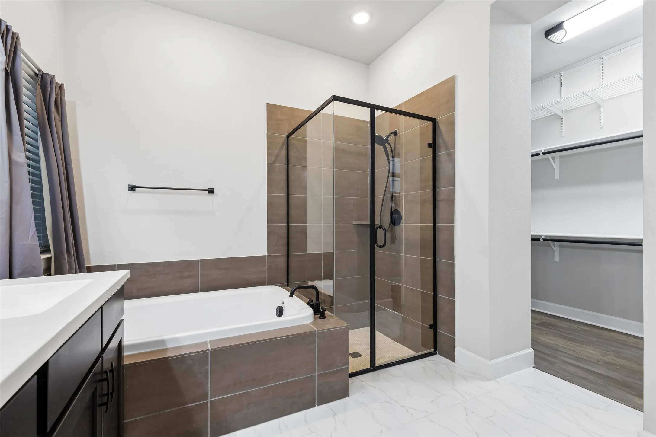 Single Family Residence For Sale in Grayson County , 1812 Leo Drive, Van Alstyne, Texas 75495, 4 Bedroom, 2 Bathroom, 3 Garage spaces, 2,308 Sqft, built in 2023, mls#21357732, Real Estate Agent in Van Alstyne, Homes For Sale in Grayson county, Homes For Sale in Van Alstyne, Realtor in Van Alstyne Texas, Real Estate Brokerage Independent Realty Texas, Luminita Cordes Realtor