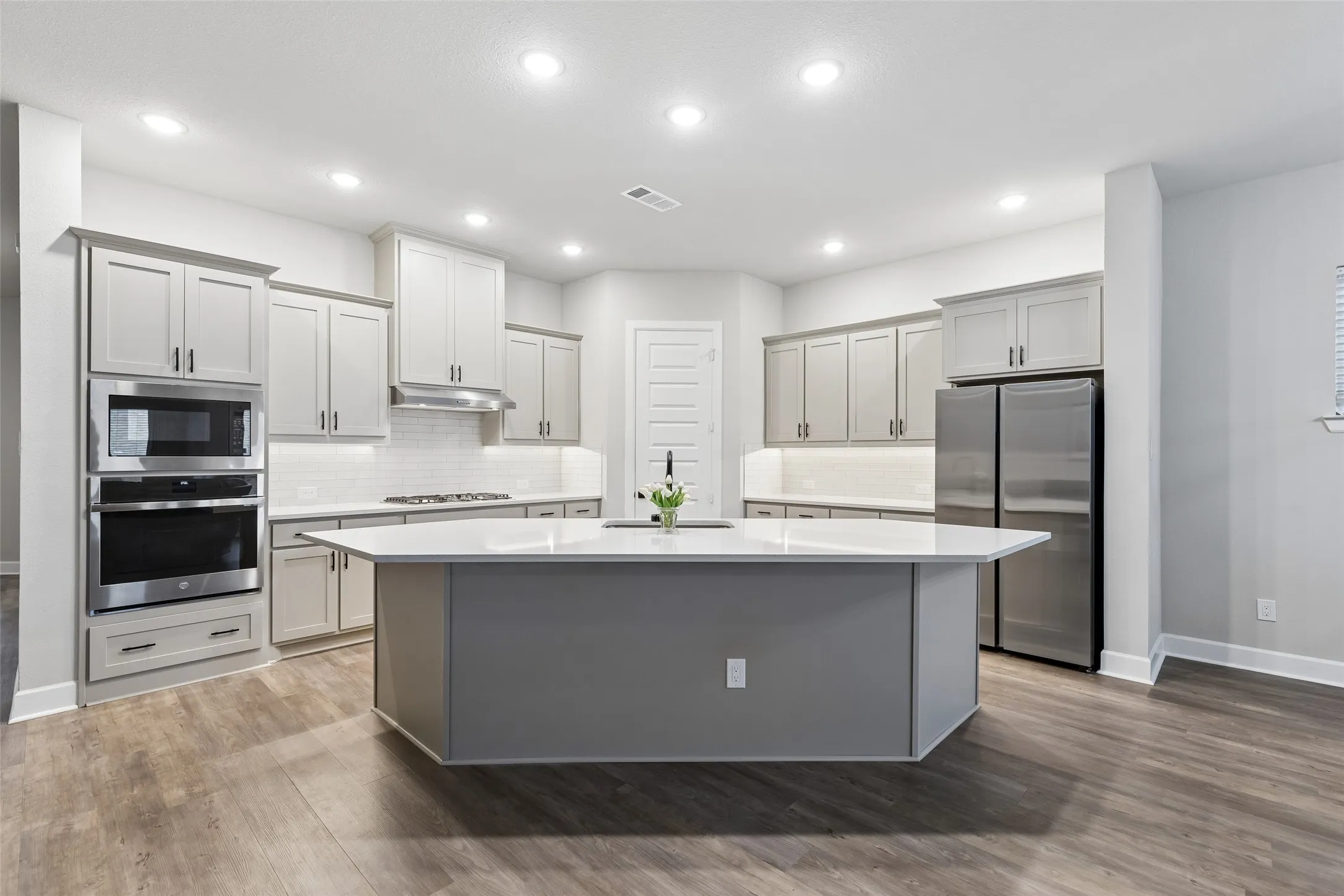 Single Family Residence For Sale in Grayson County , 1812 Leo Drive, Van Alstyne, Texas 75495, 4 Bedroom, 2 Bathroom, 3 Garage spaces, 2,308 Sqft, built in 2023, mls#21357732, Real Estate Agent in Van Alstyne, Homes For Sale in Grayson county, Homes For Sale in Van Alstyne, Realtor in Van Alstyne Texas, Real Estate Brokerage Independent Realty Texas, Luminita Cordes Realtor