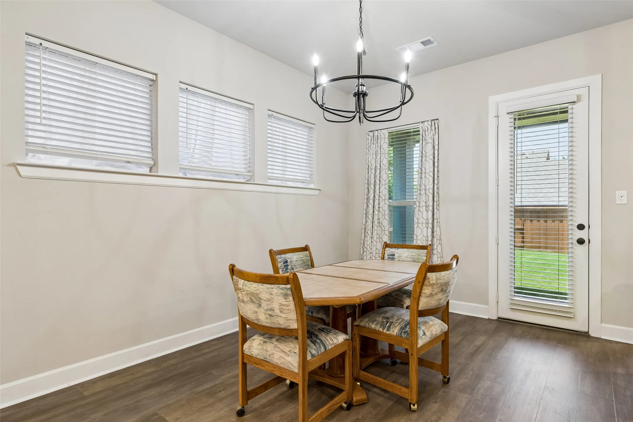 Single Family Residence For Sale in Grayson County , 1812 Leo Drive, Van Alstyne, Texas 75495, 4 Bedroom, 2 Bathroom, 3 Garage spaces, 2,308 Sqft, built in 2023, mls#21357732, Real Estate Agent in Van Alstyne, Homes For Sale in Grayson county, Homes For Sale in Van Alstyne, Realtor in Van Alstyne Texas, Real Estate Brokerage Independent Realty Texas, Luminita Cordes Realtor