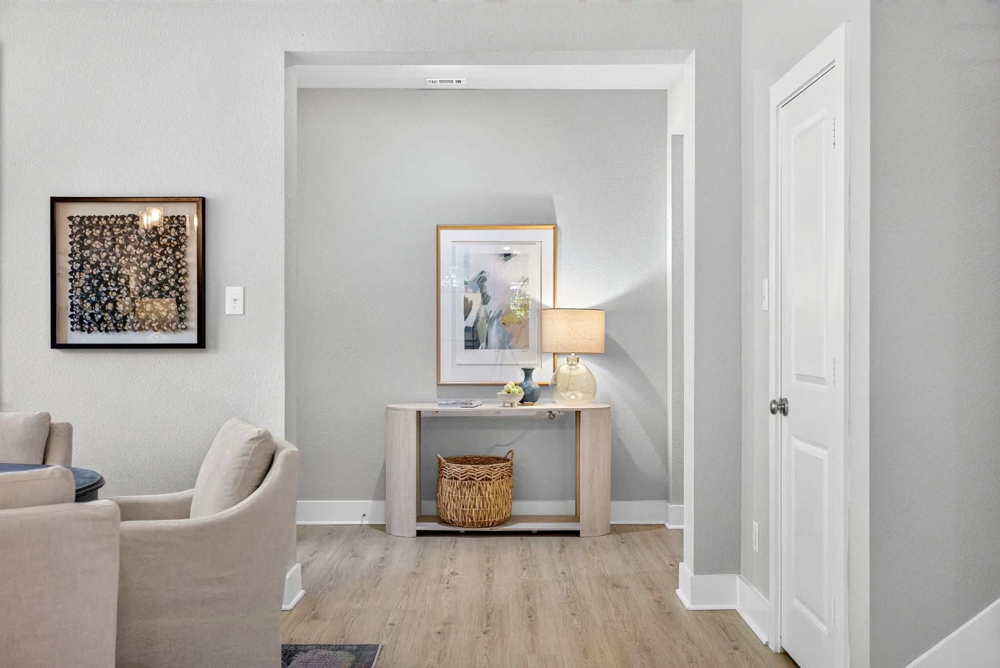Single Family Residence For Sale in Tarrant County , 415 Templeton Drive, Fort Worth, Texas 76107, 3 Bedroom, 3 Bathroom, 2 Garage spaces, 2,278 Sqft, built in 2014, mls#21383875, Real Estate Agent in Fort Worth, Homes For Sale in Tarrant county, Homes For Sale in Fort Worth, Realtor in Fort Worth Texas, Real Estate Brokerage Independent Realty Texas, Luminita Cordes Realtor