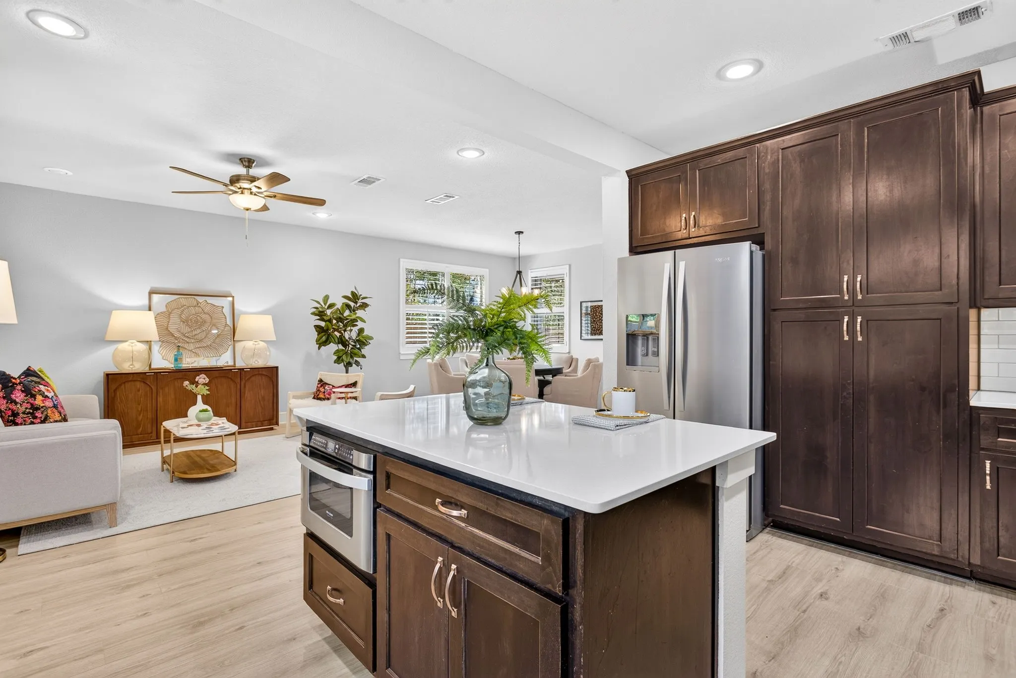Single Family Residence For Sale in Tarrant County , 415 Templeton Drive, Fort Worth, Texas 76107, 3 Bedroom, 3 Bathroom, 2 Garage spaces, 2,278 Sqft, built in 2014, mls#21383875, Real Estate Agent in Fort Worth, Homes For Sale in Tarrant county, Homes For Sale in Fort Worth, Realtor in Fort Worth Texas, Real Estate Brokerage Independent Realty Texas, Luminita Cordes Realtor