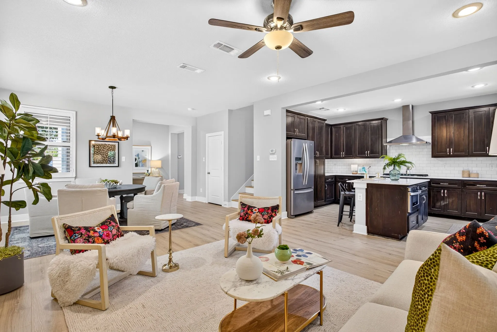 Single Family Residence For Sale in Tarrant County , 415 Templeton Drive, Fort Worth, Texas 76107, 3 Bedroom, 3 Bathroom, 2 Garage spaces, 2,278 Sqft, built in 2014, mls#21383875, Real Estate Agent in Fort Worth, Homes For Sale in Tarrant county, Homes For Sale in Fort Worth, Realtor in Fort Worth Texas, Real Estate Brokerage Independent Realty Texas, Luminita Cordes Realtor