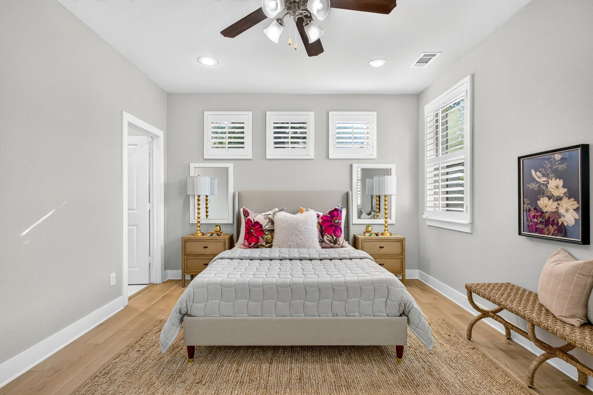 Single Family Residence For Sale in Tarrant County , 415 Templeton Drive, Fort Worth, Texas 76107, 3 Bedroom, 3 Bathroom, 2 Garage spaces, 2,278 Sqft, built in 2014, mls#21383875, Real Estate Agent in Fort Worth, Homes For Sale in Tarrant county, Homes For Sale in Fort Worth, Realtor in Fort Worth Texas, Real Estate Brokerage Independent Realty Texas, Luminita Cordes Realtor