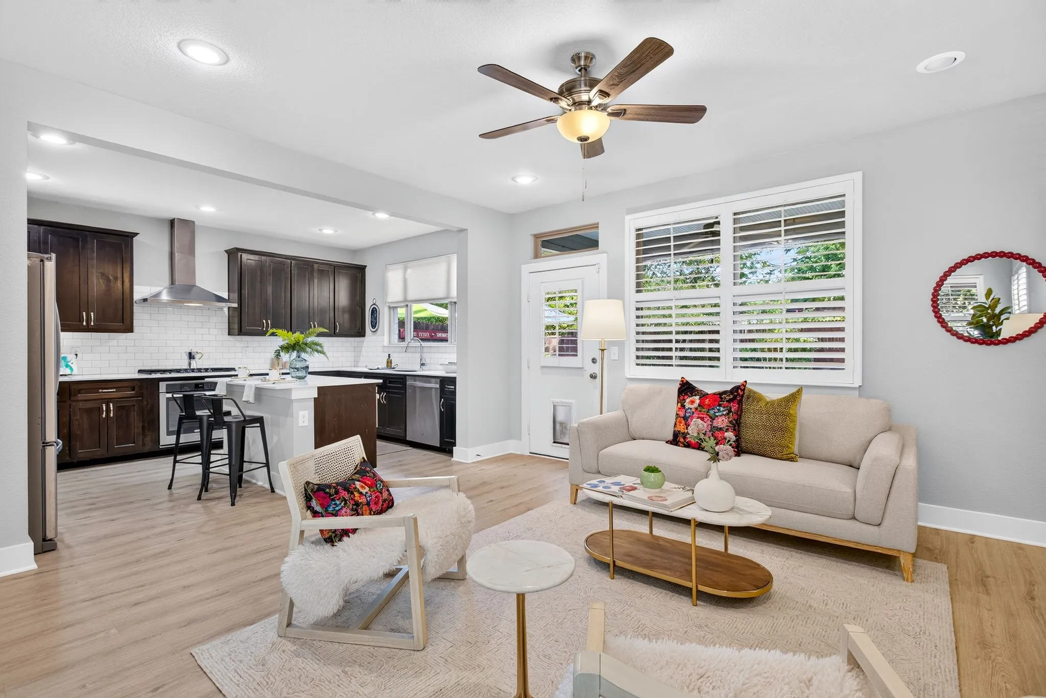 Single Family Residence For Sale in Tarrant County , 415 Templeton Drive, Fort Worth, Texas 76107, 3 Bedroom, 3 Bathroom, 2 Garage spaces, 2,278 Sqft, built in 2014, mls#21383875, Real Estate Agent in Fort Worth, Homes For Sale in Tarrant county, Homes For Sale in Fort Worth, Realtor in Fort Worth Texas, Real Estate Brokerage Independent Realty Texas, Luminita Cordes Realtor
