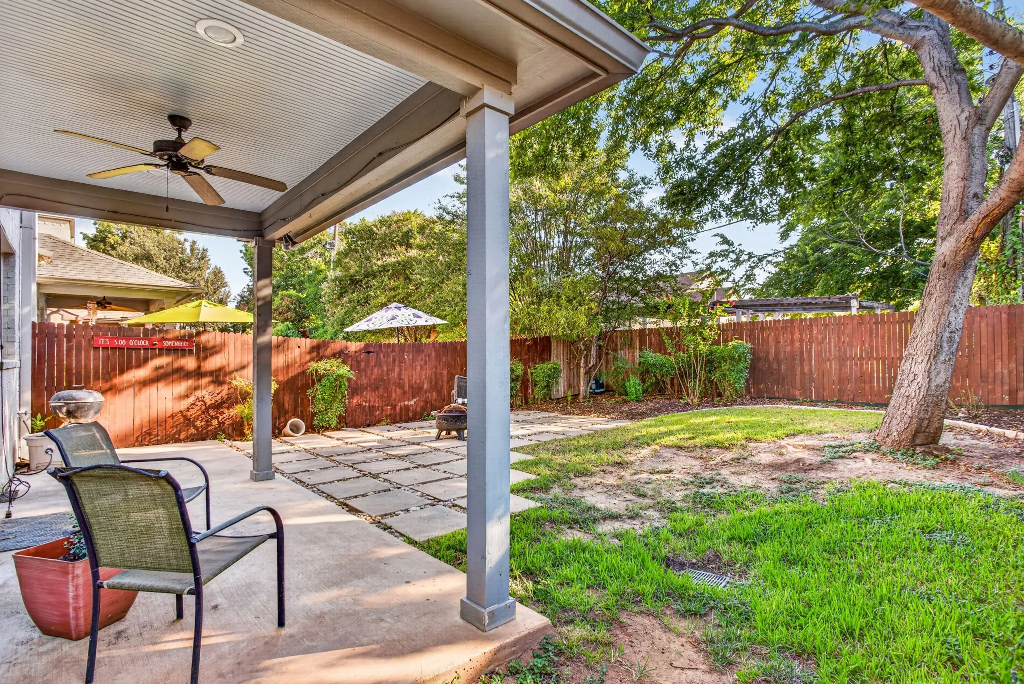Single Family Residence For Sale in Tarrant County , 415 Templeton Drive, Fort Worth, Texas 76107, 3 Bedroom, 3 Bathroom, 2 Garage spaces, 2,278 Sqft, built in 2014, mls#21383875, Real Estate Agent in Fort Worth, Homes For Sale in Tarrant county, Homes For Sale in Fort Worth, Realtor in Fort Worth Texas, Real Estate Brokerage Independent Realty Texas, Luminita Cordes Realtor