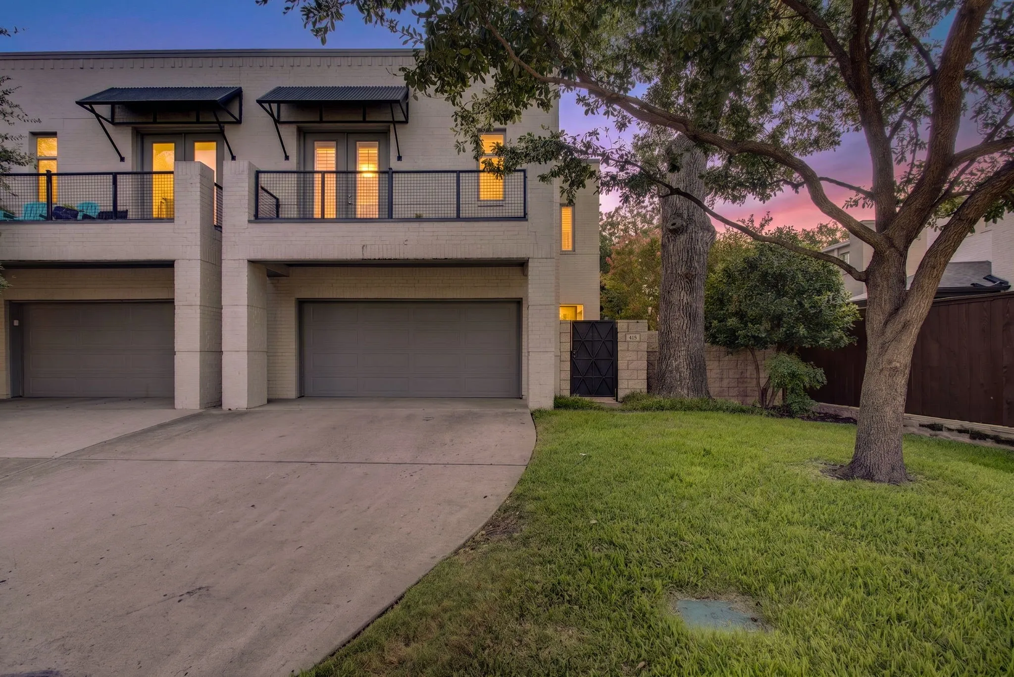 Single Family Residence For Sale in Tarrant County , 415 Templeton Drive, Fort Worth, Texas 76107, 3 Bedroom, 3 Bathroom, 2 Garage spaces, 2,278 Sqft, built in 2014, mls#21383875, Real Estate Agent in Fort Worth, Homes For Sale in Tarrant county, Homes For Sale in Fort Worth, Realtor in Fort Worth Texas, Real Estate Brokerage Independent Realty Texas, Luminita Cordes Realtor