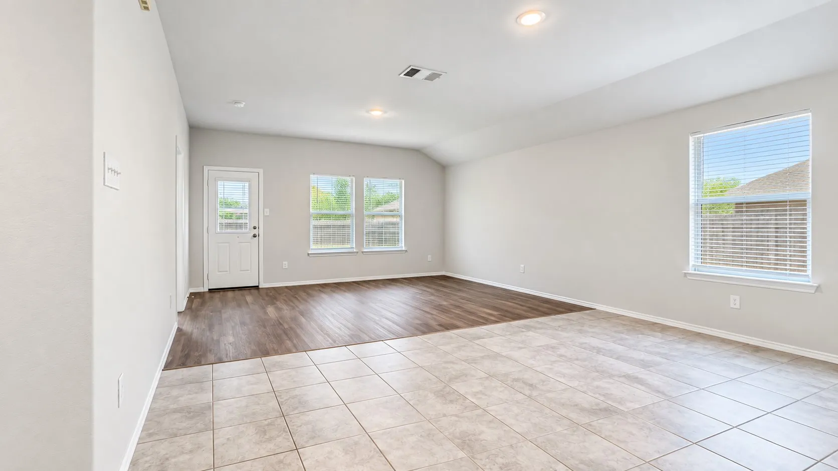 Single Family Residence For Rent in Tarrant County , 10333 Fort Croghan Trail, Crowley, Texas 76036, 4 Bedroom, 2 Bathroom, 2 Garage spaces, 1,649 Sqft, built in 2021, mls#21383933, Real Estate Agent in Crowley, Homes For Rent in Tarrant county, Homes For Rent in Crowley, Realtor in Crowley Texas, Real Estate Brokerage Independent Realty Texas, Luminita Cordes Realtor