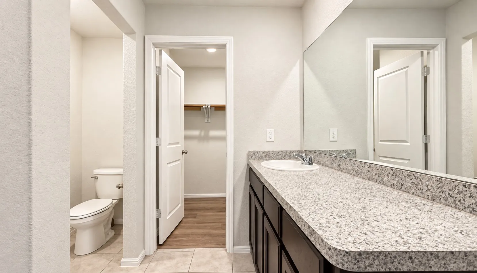 Single Family Residence For Rent in Tarrant County , 10333 Fort Croghan Trail, Crowley, Texas 76036, 4 Bedroom, 2 Bathroom, 2 Garage spaces, 1,649 Sqft, built in 2021, mls#21383933, Real Estate Agent in Crowley, Homes For Rent in Tarrant county, Homes For Rent in Crowley, Realtor in Crowley Texas, Real Estate Brokerage Independent Realty Texas, Luminita Cordes Realtor