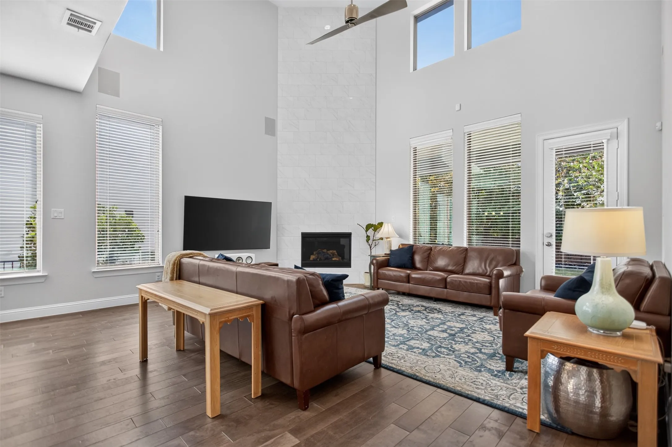 Single Family Residence For Sale in Collin County , 1017 Spencer Street, Allen, Texas 75013, 4 Bedroom, 5 Bathroom, 3 Garage spaces, 3,308 Sqft, built in 2019, mls#21382004, Real Estate Agent in Allen, Homes For Sale in Collin county, Homes For Sale in Allen, Realtor in Allen Texas, Real Estate Brokerage Independent Realty Texas, Luminita Cordes Realtor