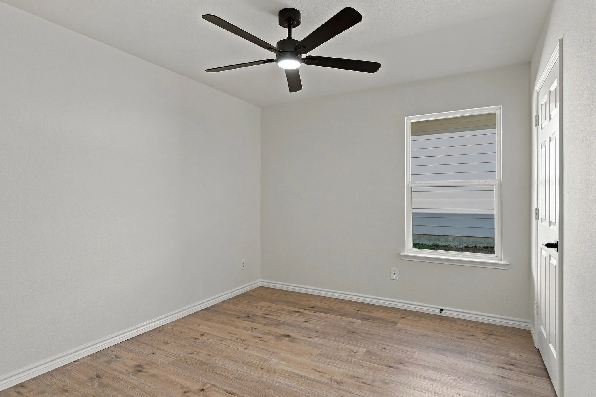 Single Family Residence For Sale in Collin County , 704 Sequoia Drive, Anna, Texas 75409, 3 Bedroom, 2 Bathroom, Garage spaces, 1,729 Sqft, built in 2004, mls#21384013, Real Estate Agent in Anna, Homes For Sale in Collin county, Homes For Sale in Anna, Realtor in Anna Texas, Real Estate Brokerage Independent Realty Texas, Luminita Cordes Realtor