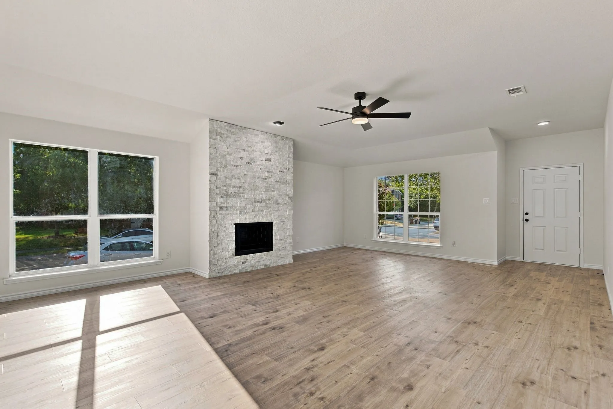Single Family Residence For Sale in Collin County , 704 Sequoia Drive, Anna, Texas 75409, 3 Bedroom, 2 Bathroom, Garage spaces, 1,729 Sqft, built in 2004, mls#21384013, Real Estate Agent in Anna, Homes For Sale in Collin county, Homes For Sale in Anna, Realtor in Anna Texas, Real Estate Brokerage Independent Realty Texas, Luminita Cordes Realtor