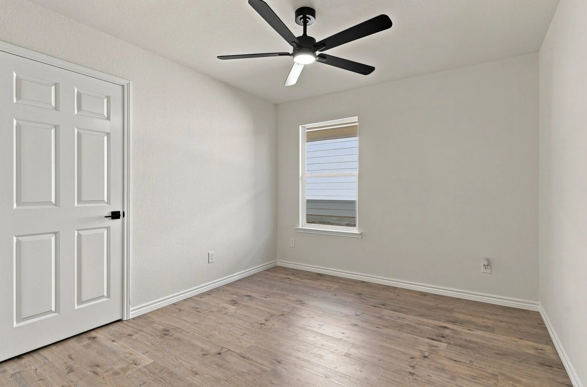 Single Family Residence For Sale in Collin County , 704 Sequoia Drive, Anna, Texas 75409, 3 Bedroom, 2 Bathroom, Garage spaces, 1,729 Sqft, built in 2004, mls#21384013, Real Estate Agent in Anna, Homes For Sale in Collin county, Homes For Sale in Anna, Realtor in Anna Texas, Real Estate Brokerage Independent Realty Texas, Luminita Cordes Realtor