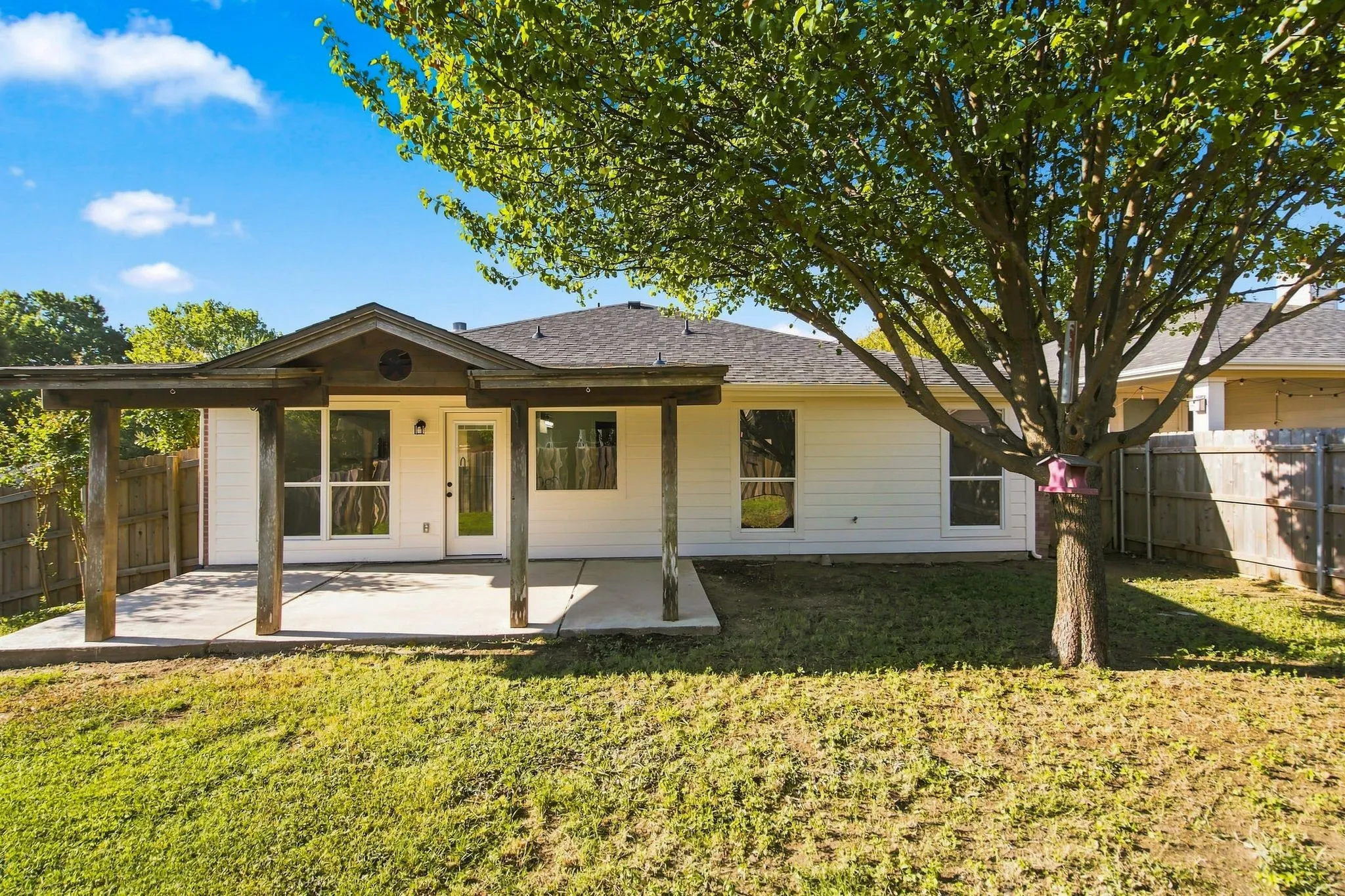 Single Family Residence For Sale in Collin County , 704 Sequoia Drive, Anna, Texas 75409, 3 Bedroom, 2 Bathroom, Garage spaces, 1,729 Sqft, built in 2004, mls#21384013, Real Estate Agent in Anna, Homes For Sale in Collin county, Homes For Sale in Anna, Realtor in Anna Texas, Real Estate Brokerage Independent Realty Texas, Luminita Cordes Realtor