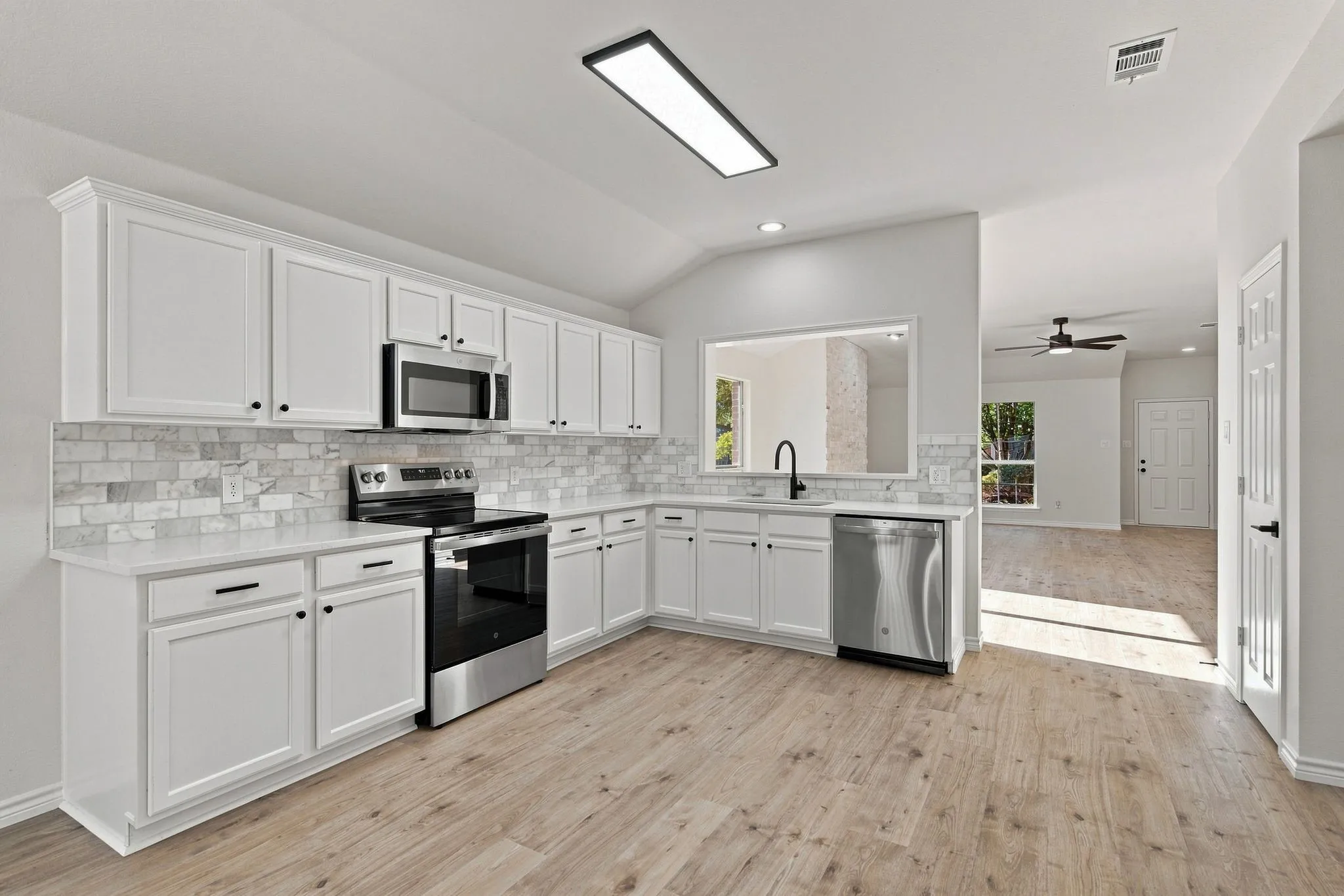 Single Family Residence For Sale in Collin County , 704 Sequoia Drive, Anna, Texas 75409, 3 Bedroom, 2 Bathroom, Garage spaces, 1,729 Sqft, built in 2004, mls#21384013, Real Estate Agent in Anna, Homes For Sale in Collin county, Homes For Sale in Anna, Realtor in Anna Texas, Real Estate Brokerage Independent Realty Texas, Luminita Cordes Realtor