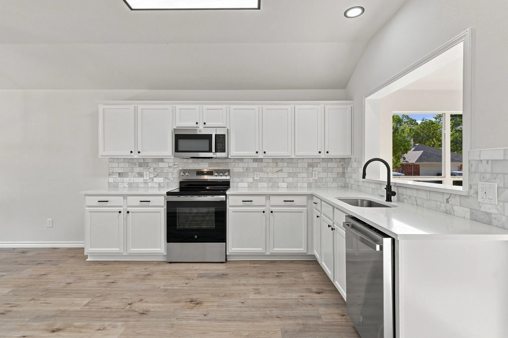 Single Family Residence For Sale in Collin County , 704 Sequoia Drive, Anna, Texas 75409, 3 Bedroom, 2 Bathroom, Garage spaces, 1,729 Sqft, built in 2004, mls#21384013, Real Estate Agent in Anna, Homes For Sale in Collin county, Homes For Sale in Anna, Realtor in Anna Texas, Real Estate Brokerage Independent Realty Texas, Luminita Cordes Realtor