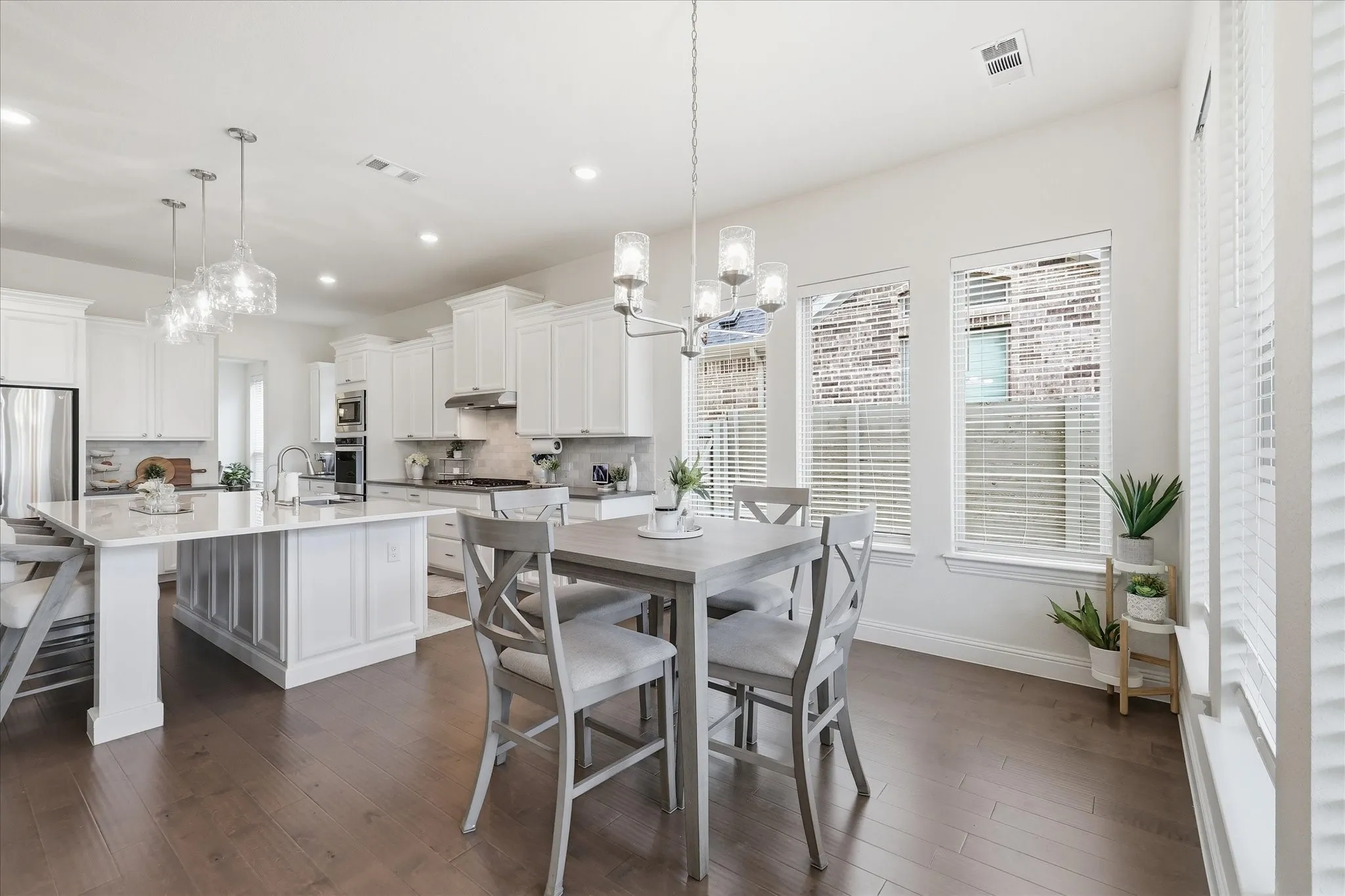 Single Family Residence For Sale in Denton County , 1416 17th Street, Argyle, Texas 76226, 4 Bedroom, 5 Bathroom, 3 Garage spaces, 4,104 Sqft, built in 2020, mls#21381854, Real Estate Agent in Argyle, Homes For Sale in Denton county, Homes For Sale in Argyle, Realtor in Argyle Texas, Real Estate Brokerage Independent Realty Texas, Luminita Cordes Realtor
