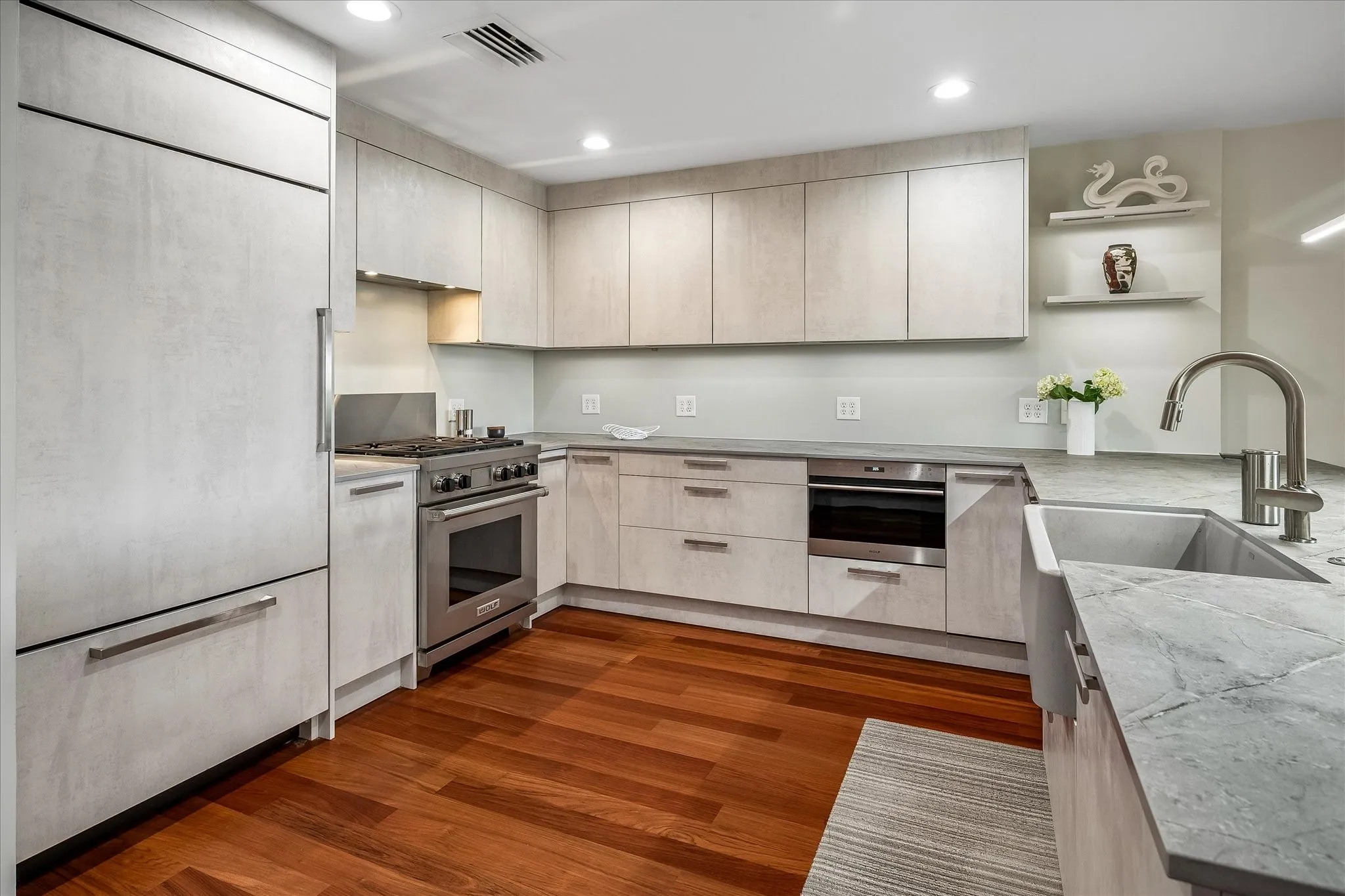 Condominium For Sale in Dallas County , 4500 Roland Avenue 807, Highland Park, Texas 75219, 2 Bedroom, 3 Bathroom, 2 Garage spaces, 1,985 Sqft, built in 1982, mls#21384019, Real Estate Agent in Highland Park, Homes For Sale in Dallas county, Homes For Sale in Highland Park, Realtor in Highland Park Texas, Real Estate Brokerage Independent Realty Texas, Luminita Cordes Realtor