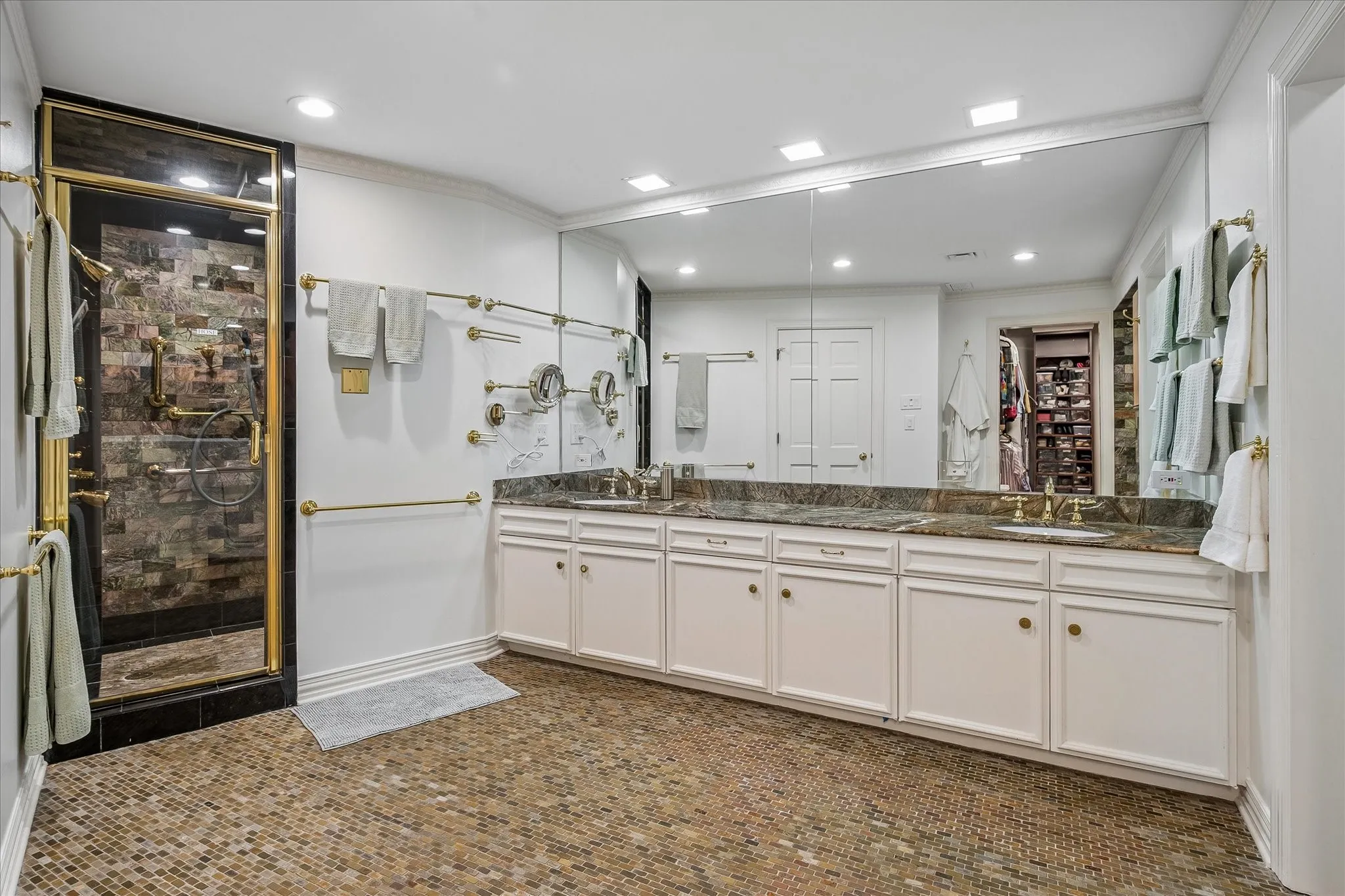 Condominium For Sale in Dallas County , 4500 Roland Avenue 807, Highland Park, Texas 75219, 2 Bedroom, 3 Bathroom, 2 Garage spaces, 1,985 Sqft, built in 1982, mls#21384019, Real Estate Agent in Highland Park, Homes For Sale in Dallas county, Homes For Sale in Highland Park, Realtor in Highland Park Texas, Real Estate Brokerage Independent Realty Texas, Luminita Cordes Realtor