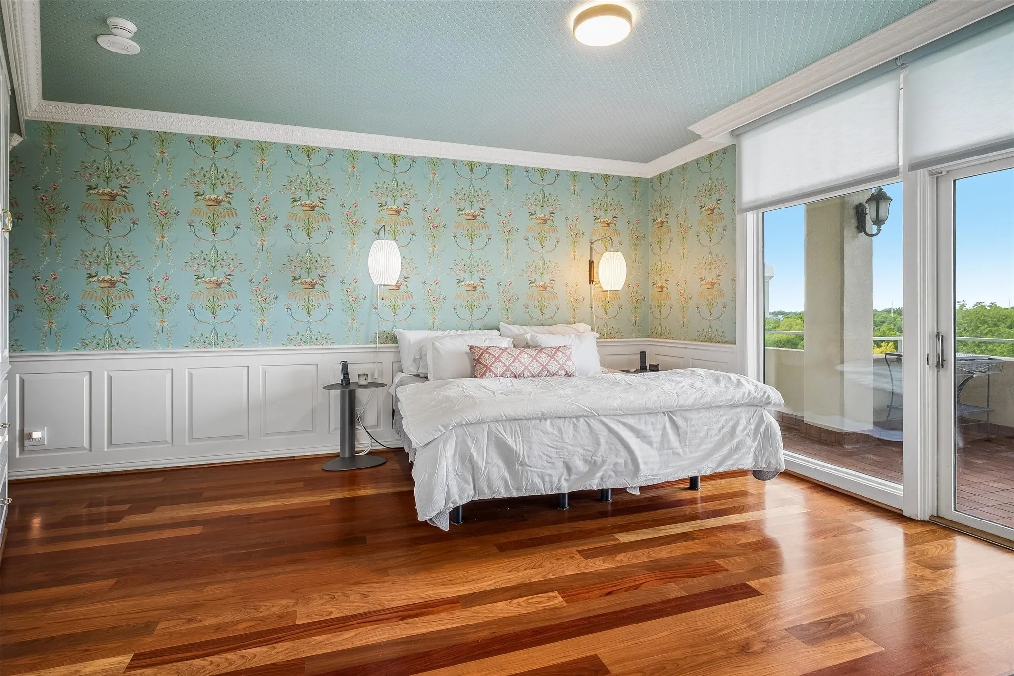 Condominium For Sale in Dallas County , 4500 Roland Avenue 807, Highland Park, Texas 75219, 2 Bedroom, 3 Bathroom, 2 Garage spaces, 1,985 Sqft, built in 1982, mls#21384019, Real Estate Agent in Highland Park, Homes For Sale in Dallas county, Homes For Sale in Highland Park, Realtor in Highland Park Texas, Real Estate Brokerage Independent Realty Texas, Luminita Cordes Realtor
