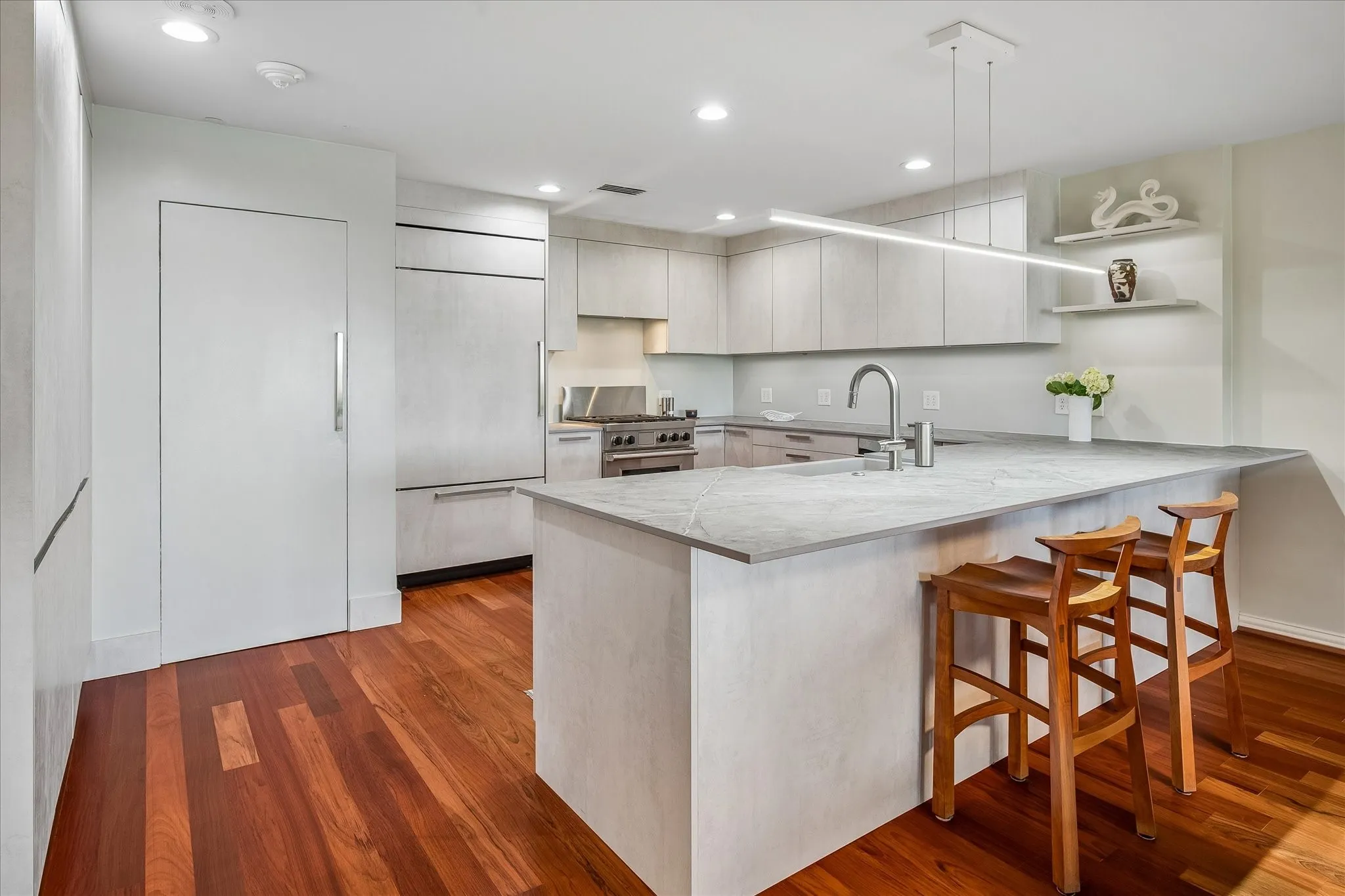 Condominium For Sale in Dallas County , 4500 Roland Avenue 807, Highland Park, Texas 75219, 2 Bedroom, 3 Bathroom, 2 Garage spaces, 1,985 Sqft, built in 1982, mls#21384019, Real Estate Agent in Highland Park, Homes For Sale in Dallas county, Homes For Sale in Highland Park, Realtor in Highland Park Texas, Real Estate Brokerage Independent Realty Texas, Luminita Cordes Realtor
