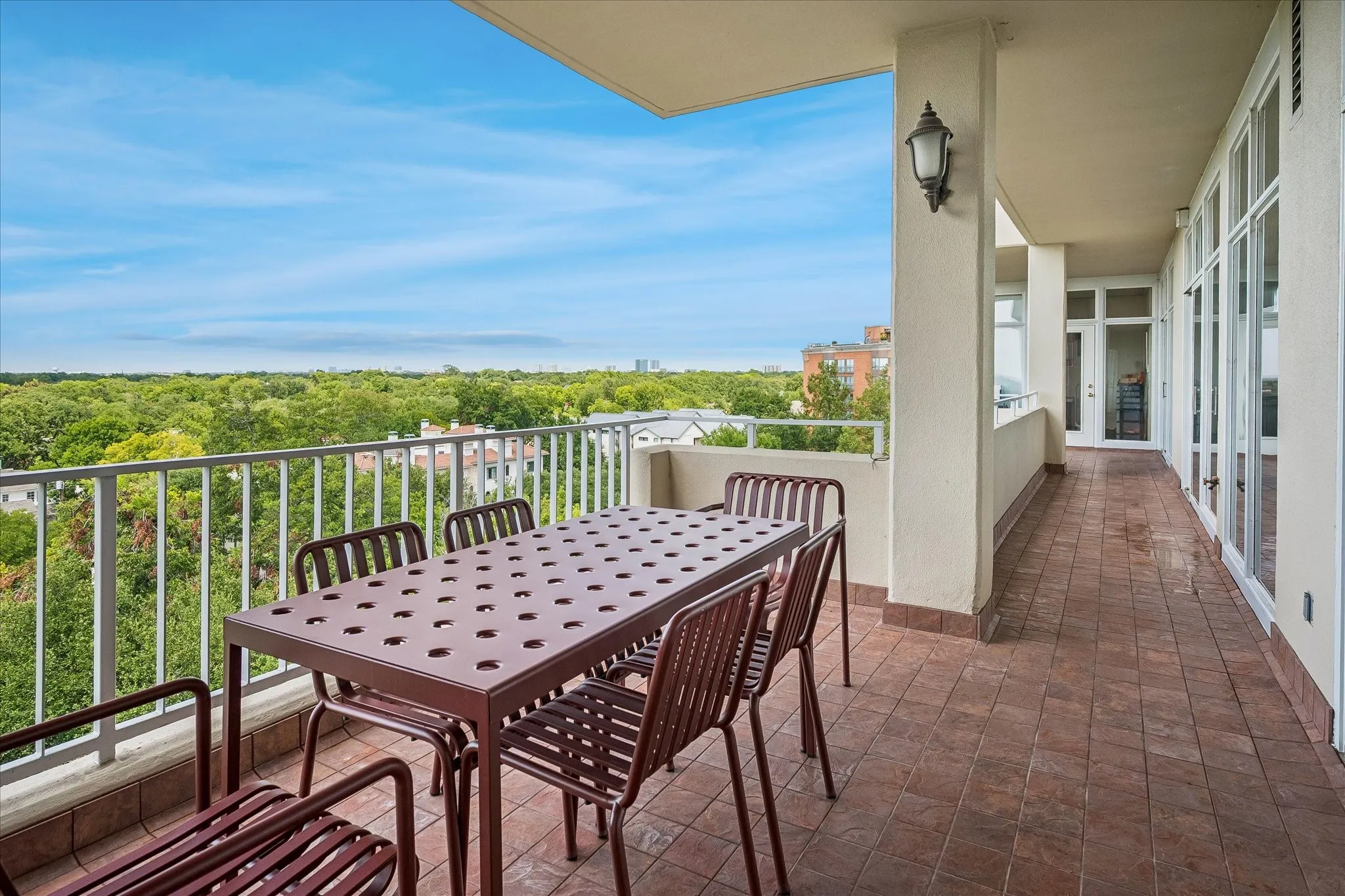 Condominium For Sale in Dallas County , 4500 Roland Avenue 807, Highland Park, Texas 75219, 2 Bedroom, 3 Bathroom, 2 Garage spaces, 1,985 Sqft, built in 1982, mls#21384019, Real Estate Agent in Highland Park, Homes For Sale in Dallas county, Homes For Sale in Highland Park, Realtor in Highland Park Texas, Real Estate Brokerage Independent Realty Texas, Luminita Cordes Realtor