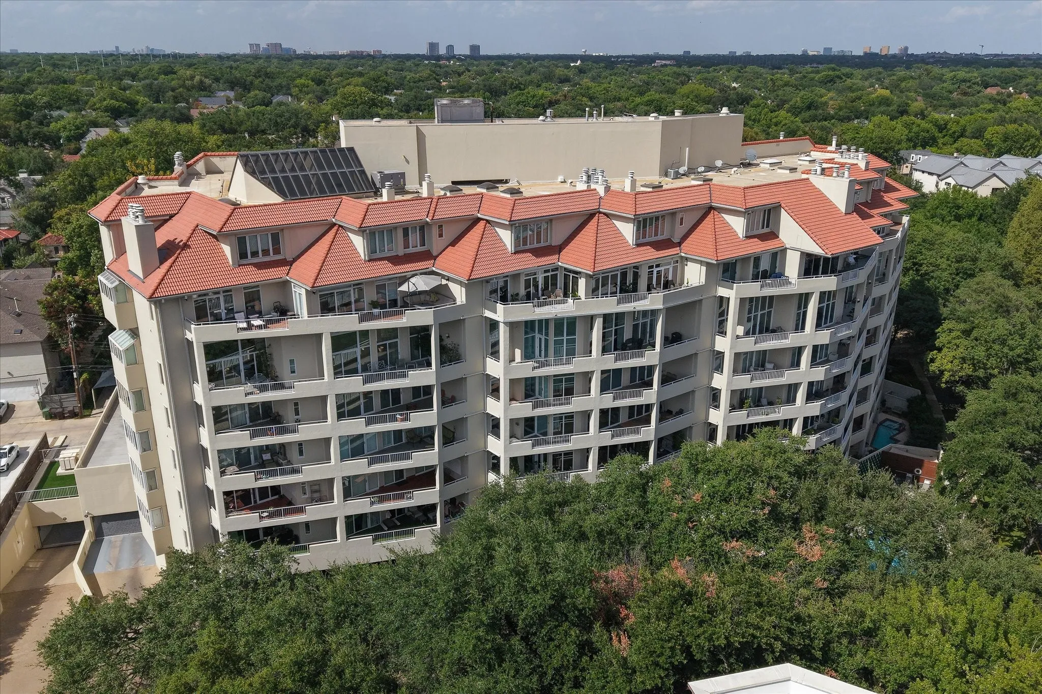 Condominium For Sale in Dallas County , 4500 Roland Avenue 807, Highland Park, Texas 75219, 2 Bedroom, 3 Bathroom, 2 Garage spaces, 1,985 Sqft, built in 1982, mls#21384019, Real Estate Agent in Highland Park, Homes For Sale in Dallas county, Homes For Sale in Highland Park, Realtor in Highland Park Texas, Real Estate Brokerage Independent Realty Texas, Luminita Cordes Realtor