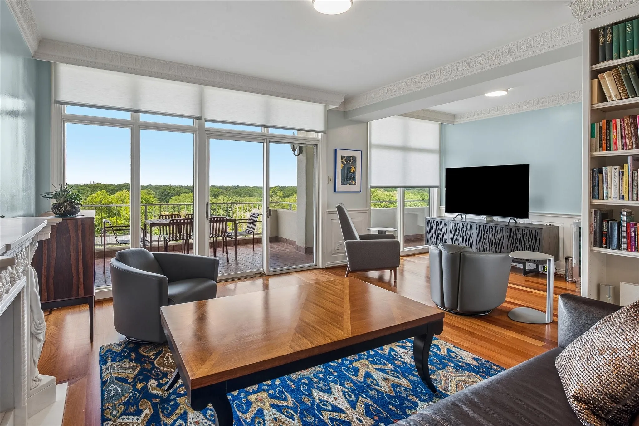 Condominium For Sale in Dallas County , 4500 Roland Avenue 807, Highland Park, Texas 75219, 2 Bedroom, 3 Bathroom, 2 Garage spaces, 1,985 Sqft, built in 1982, mls#21384019, Real Estate Agent in Highland Park, Homes For Sale in Dallas county, Homes For Sale in Highland Park, Realtor in Highland Park Texas, Real Estate Brokerage Independent Realty Texas, Luminita Cordes Realtor