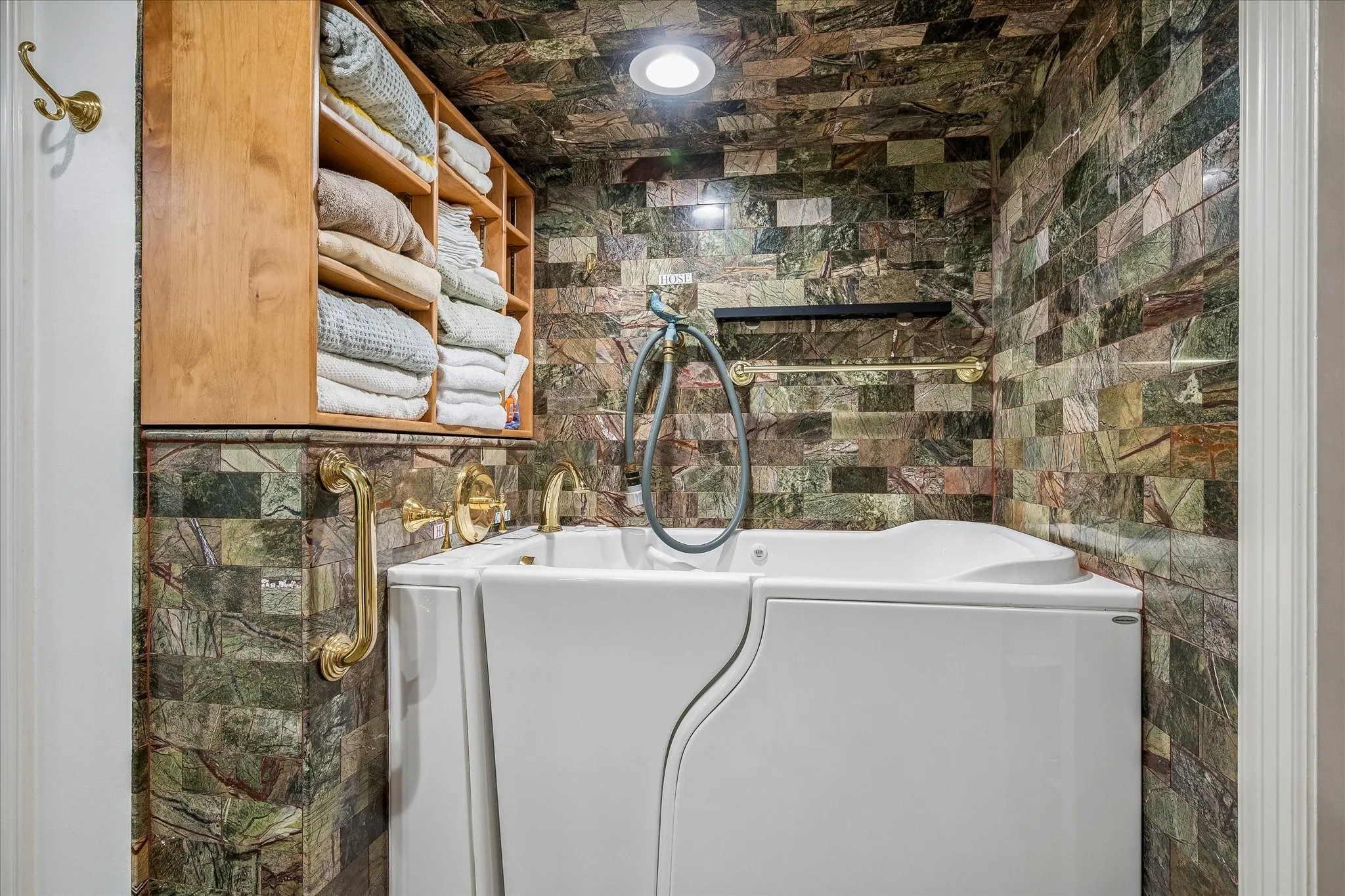Condominium For Sale in Dallas County , 4500 Roland Avenue 807, Highland Park, Texas 75219, 2 Bedroom, 3 Bathroom, 2 Garage spaces, 1,985 Sqft, built in 1982, mls#21384019, Real Estate Agent in Highland Park, Homes For Sale in Dallas county, Homes For Sale in Highland Park, Realtor in Highland Park Texas, Real Estate Brokerage Independent Realty Texas, Luminita Cordes Realtor