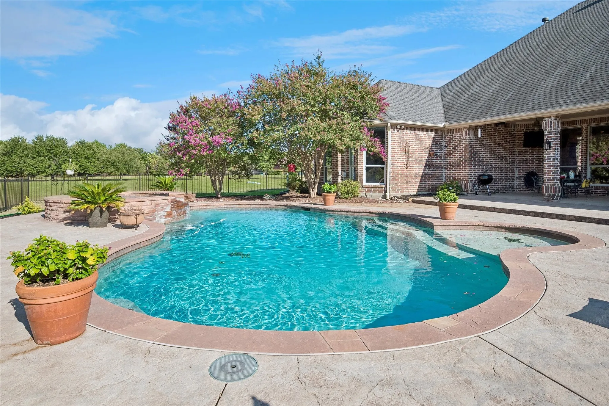 Single Family Residence For Sale in Collin County , 1920 Northfork Lane, Lucas, Texas 75002, 5 Bedroom, 4 Bathroom, 3 Garage spaces, 4,206 Sqft, built in 2003, mls#21382853, Real Estate Agent in Lucas, Homes For Sale in Collin county, Homes For Sale in Lucas, Realtor in Lucas Texas, Real Estate Brokerage Independent Realty Texas, Luminita Cordes Realtor